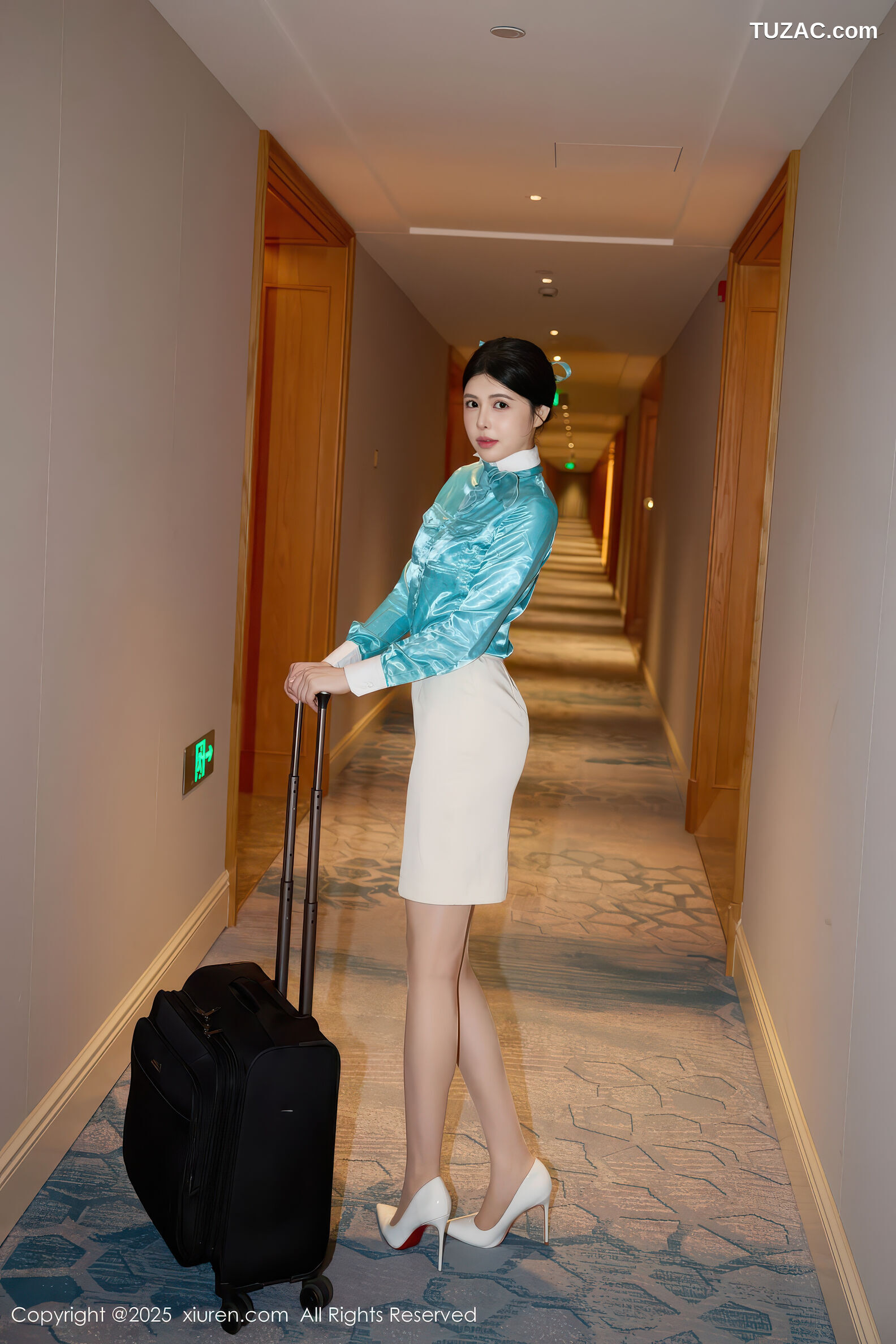 XiuRen秀人网-10998-方蕾蕾-空姐制服蓝衬衫白短裙-2025.11.18