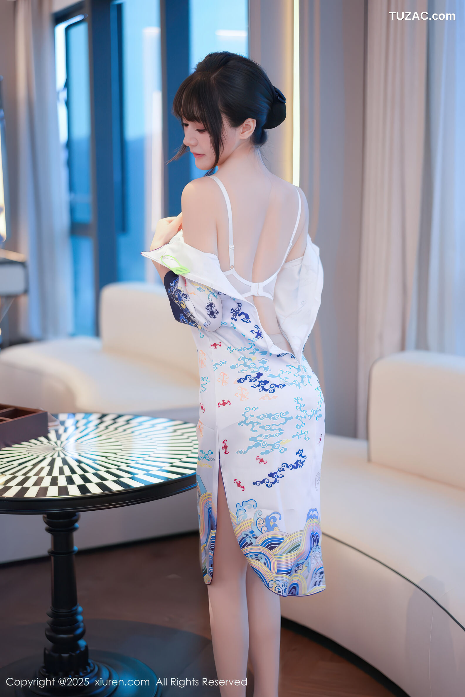 XiuRen秀人网-11001-沈南汐RuRu-浅色旗袍白蕾丝内衣肉丝-2025.11.18