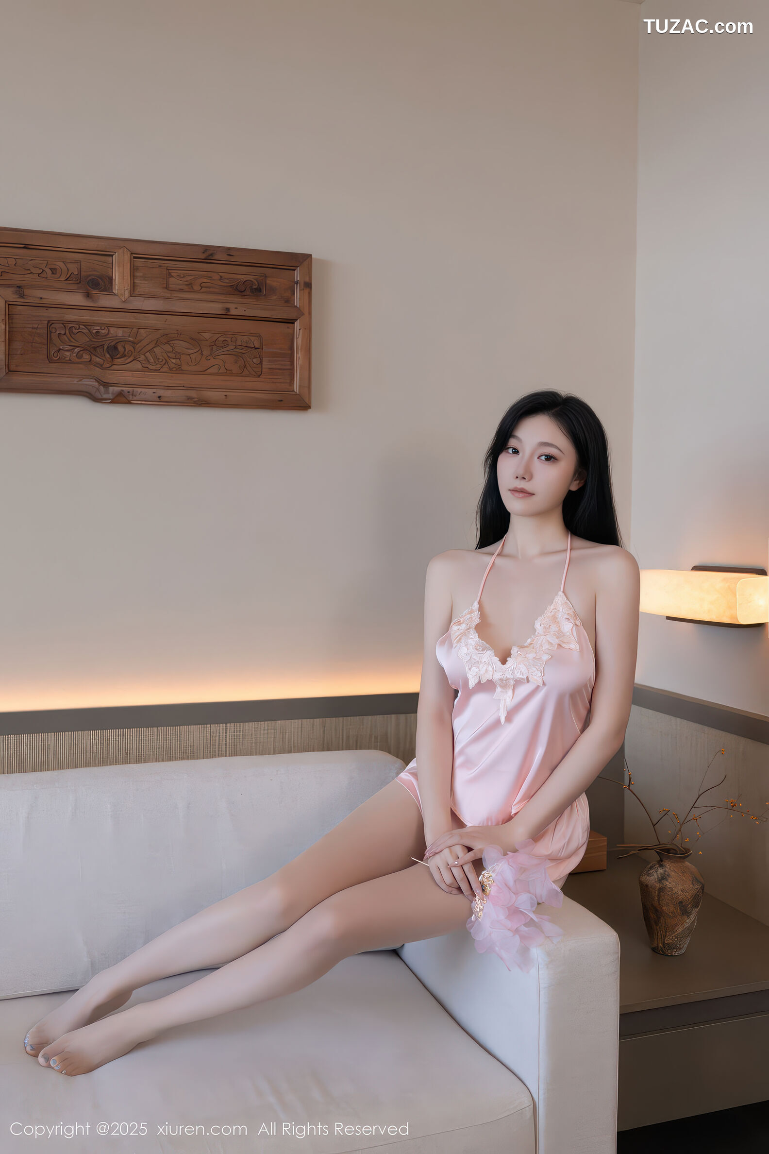 XiuRen秀人网-11002-安然anran-粉色肚兜诱人肉色丝袜-2025.11.18