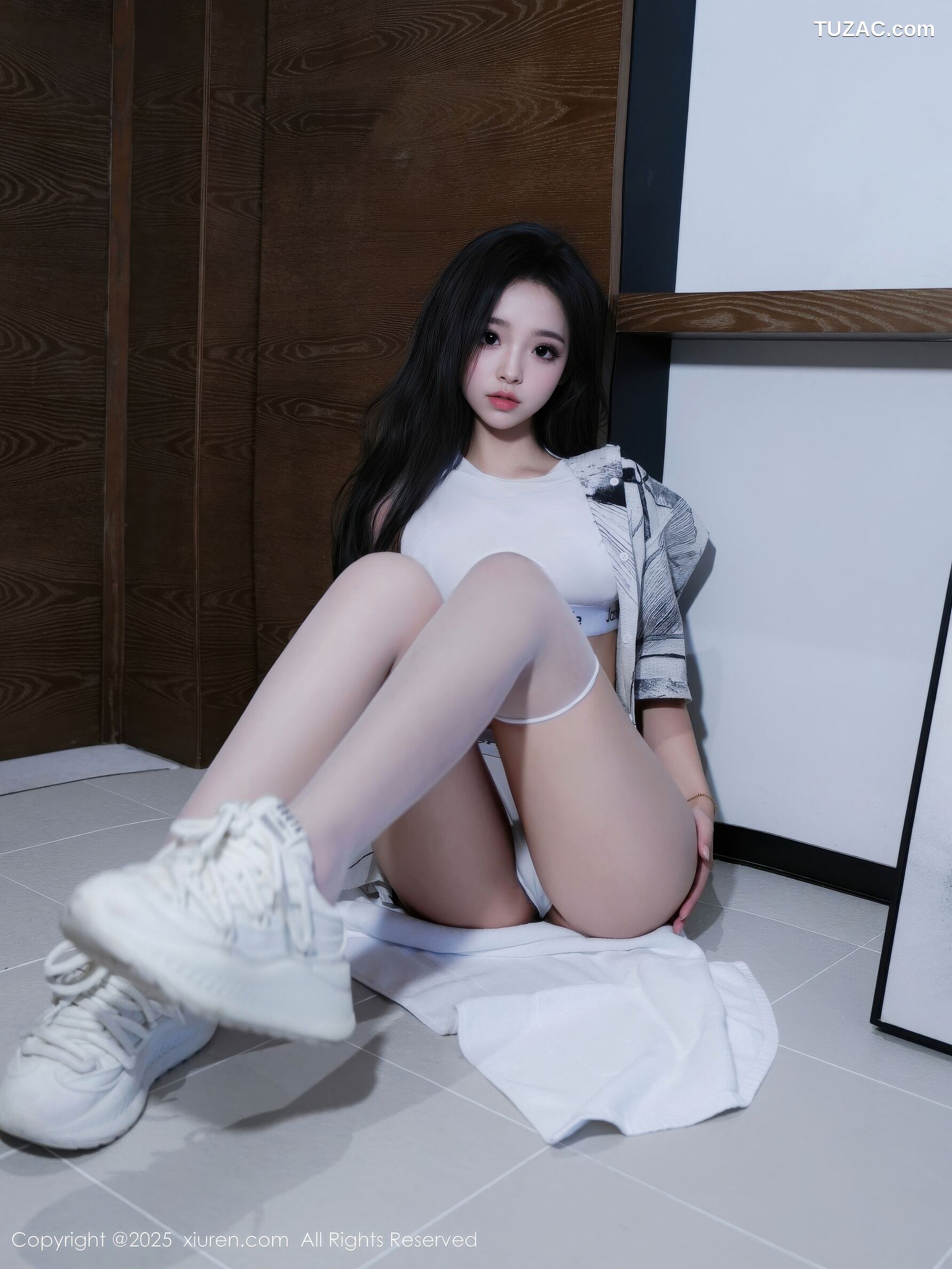 XiuRen秀人网-11011-虞姬无悔-白色运动服少女-2025.11.20