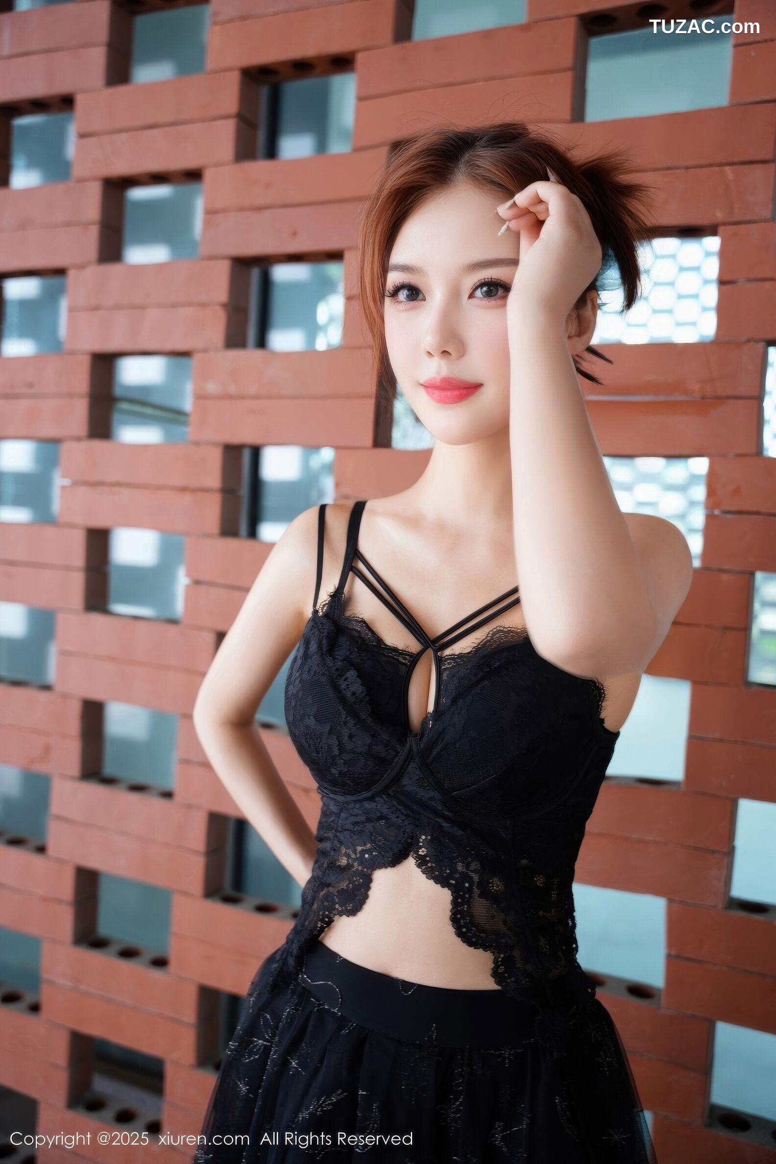 XiuRen秀人网-11016-白芷yy-黑色情趣内衣黑丝-2025.11.21