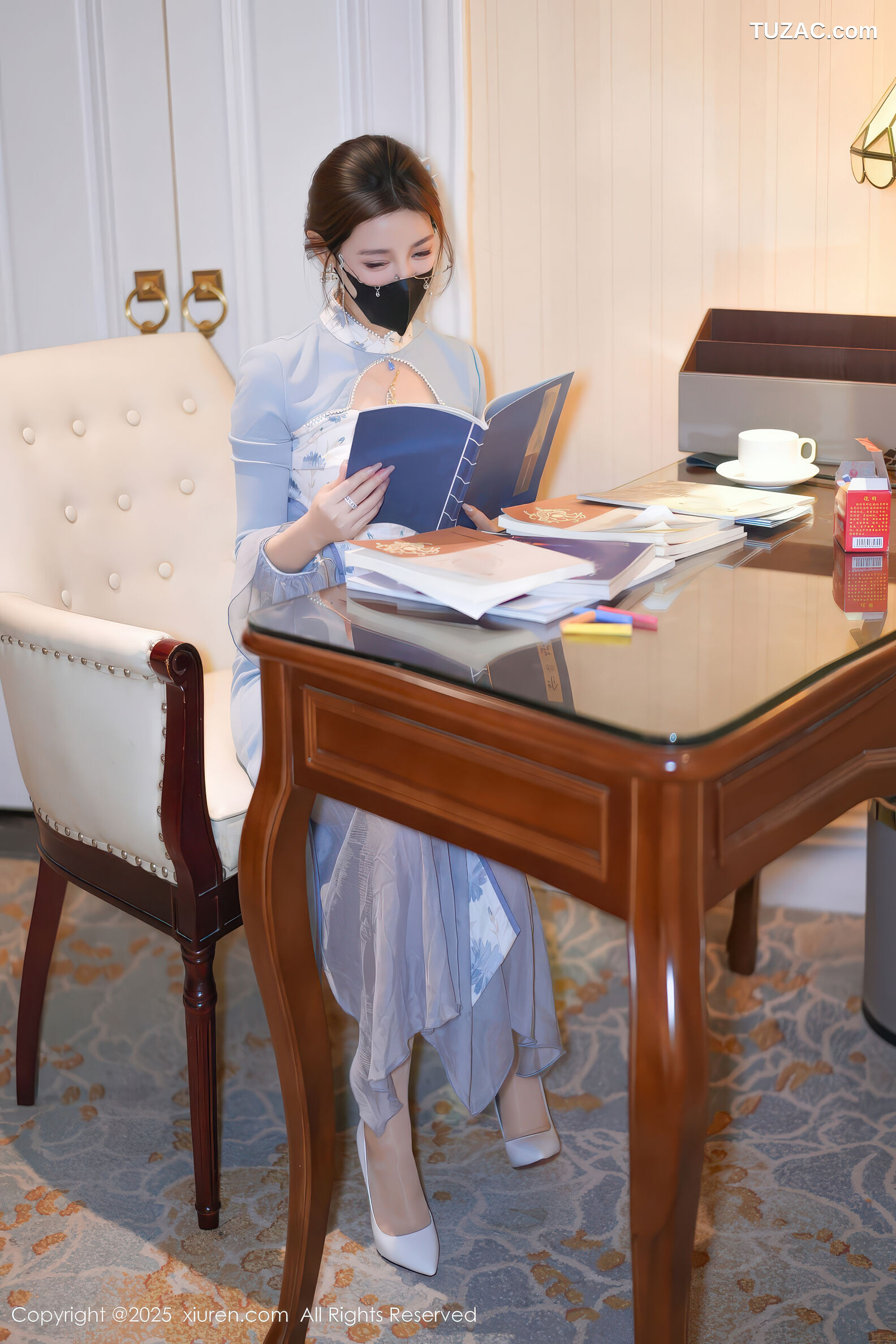 XiuRen秀人网-11033-Twins桃桃-淡蓝旗袍白色内衣-2025.11.26