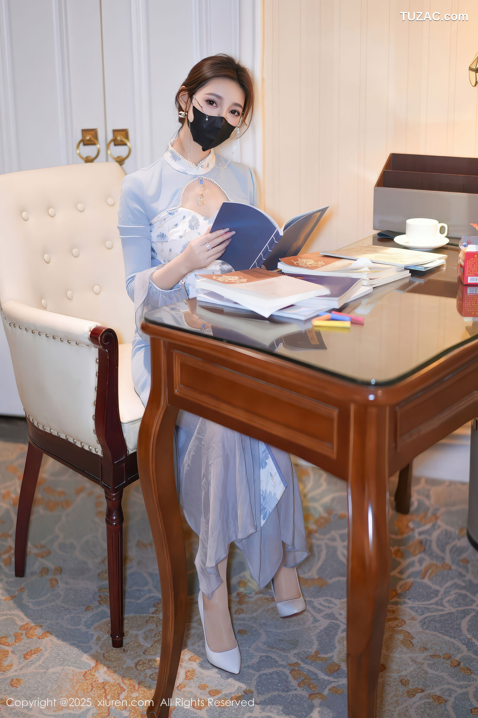 XiuRen秀人网-11033-Twins桃桃-淡蓝旗袍白色内衣-2025.11.26