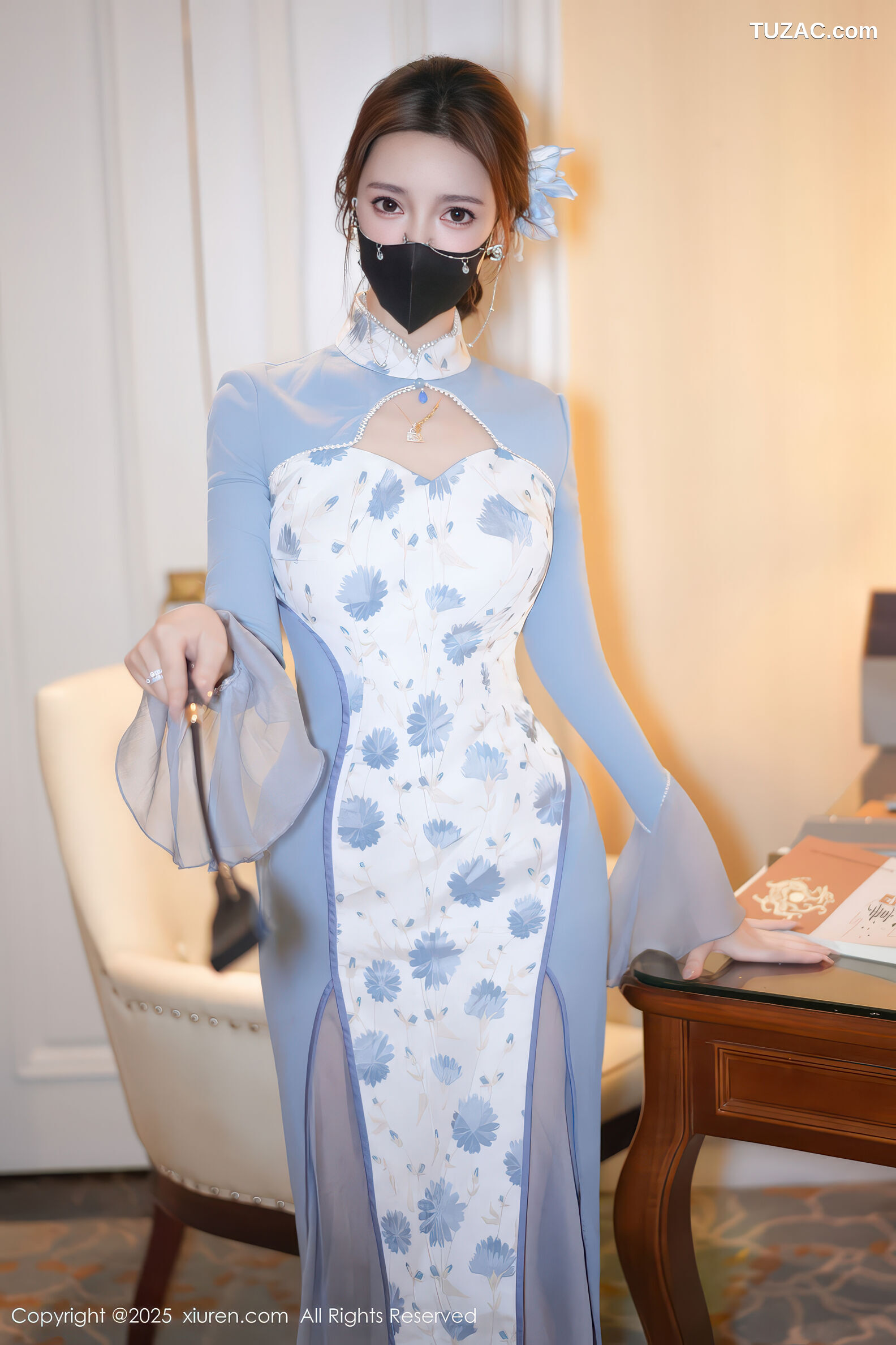 XiuRen秀人网-11033-Twins桃桃-淡蓝旗袍白色内衣-2025.11.26