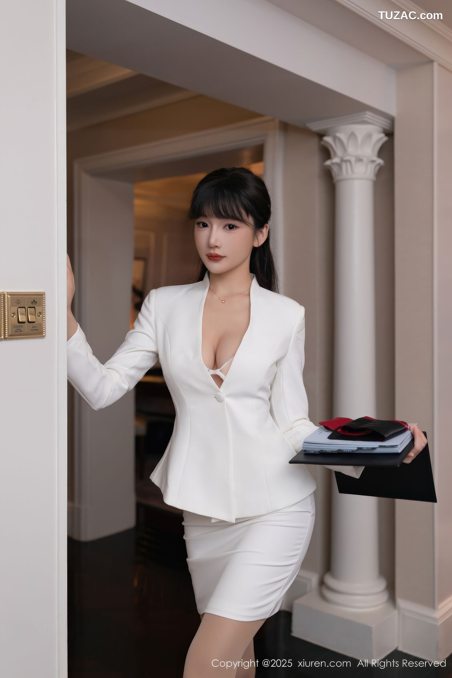 XiuRen秀人网-11042-陆萱萱-OL白色裙装白内衣肉丝办公室场景-2025.11.27