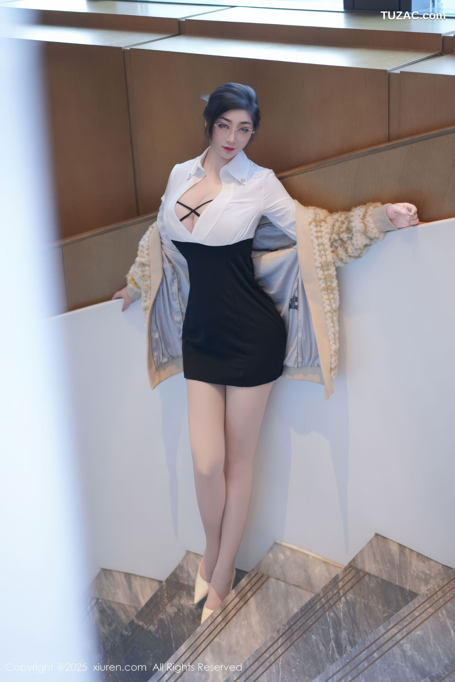 XiuRen秀人网-11045-妲己_Toxic-短裙黑蕾丝内衣肉色丝袜-2025.11.28