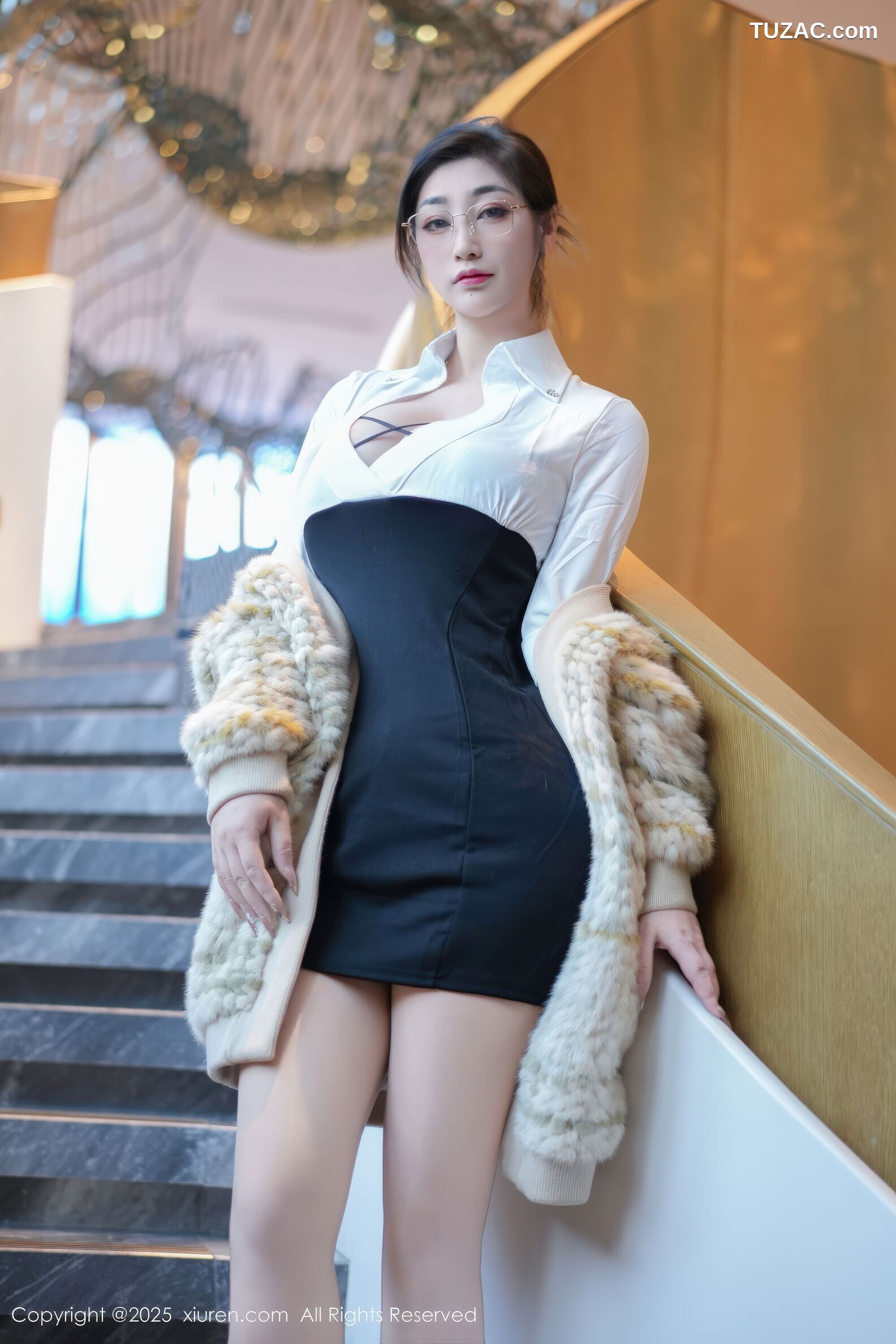 XiuRen秀人网-11045-妲己_Toxic-短裙黑蕾丝内衣肉色丝袜-2025.11.28
