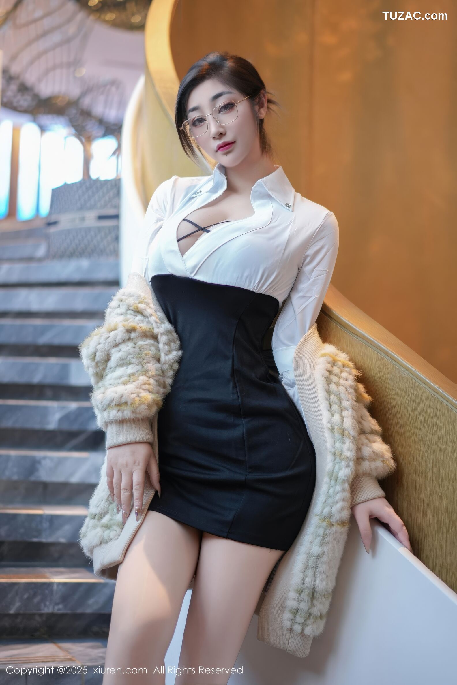XiuRen秀人网-11045-妲己_Toxic-短裙黑蕾丝内衣肉色丝袜-2025.11.28