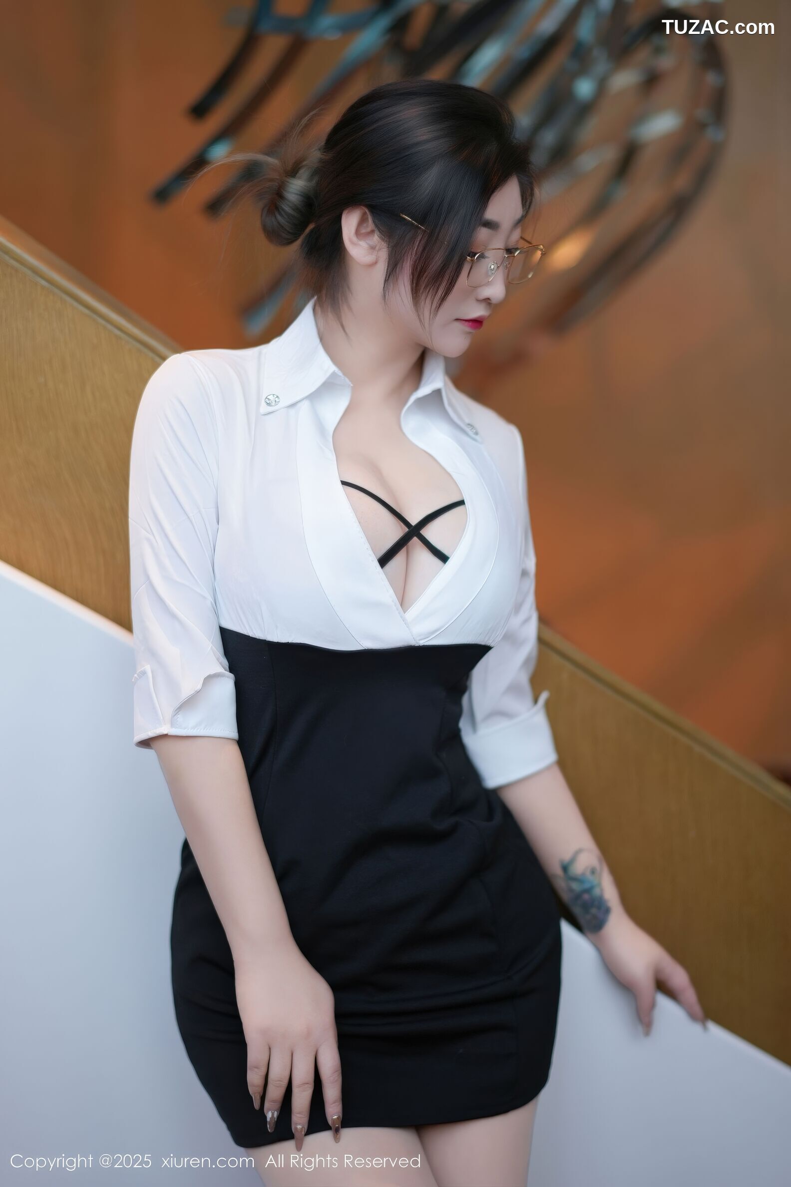 XiuRen秀人网-11045-妲己_Toxic-短裙黑蕾丝内衣肉色丝袜-2025.11.28