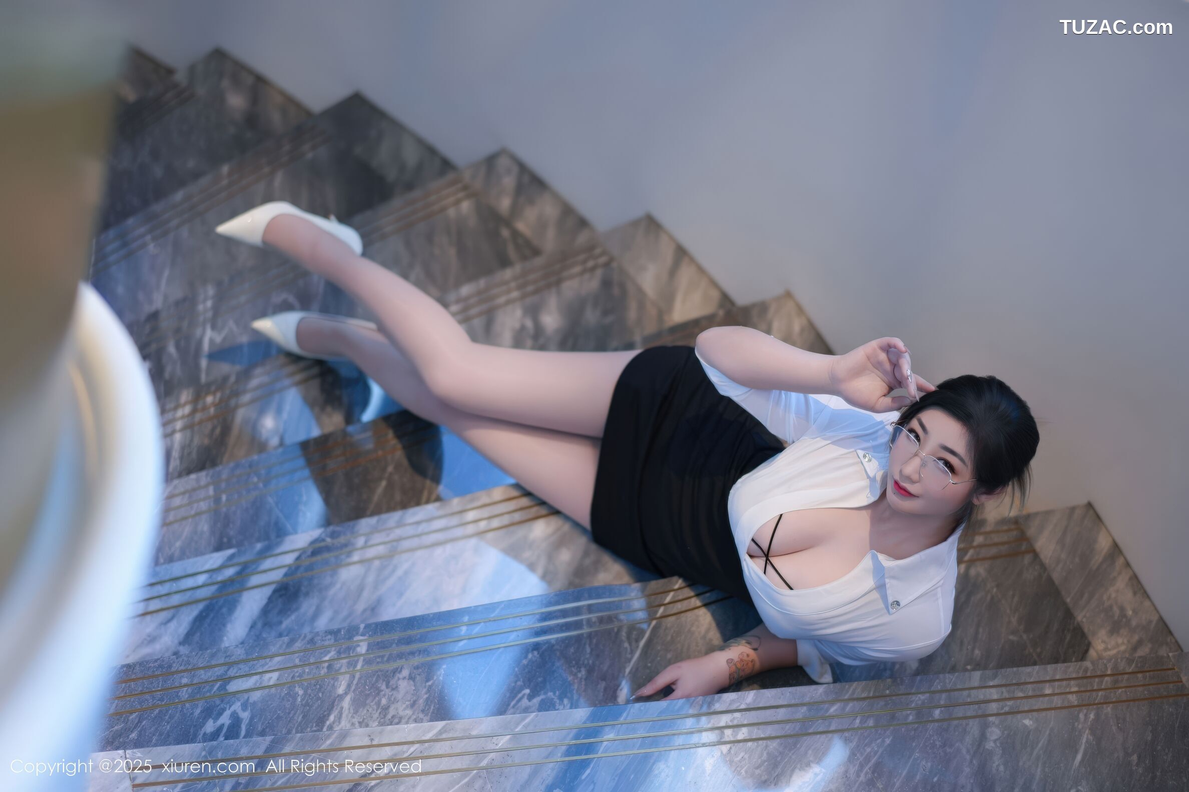 XiuRen秀人网-11045-妲己_Toxic-短裙黑蕾丝内衣肉色丝袜-2025.11.28