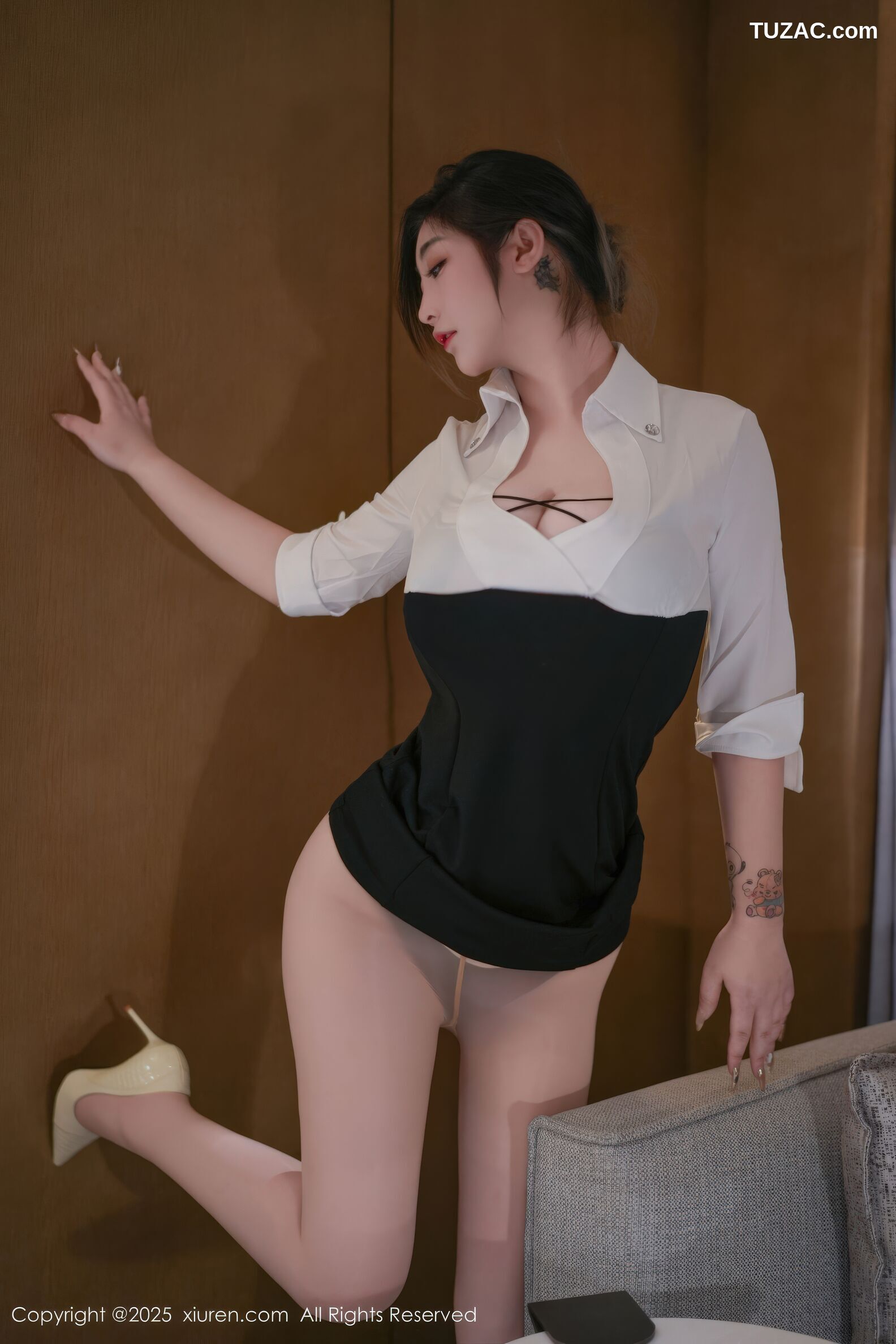 XiuRen秀人网-11045-妲己_Toxic-短裙黑蕾丝内衣肉色丝袜-2025.11.28