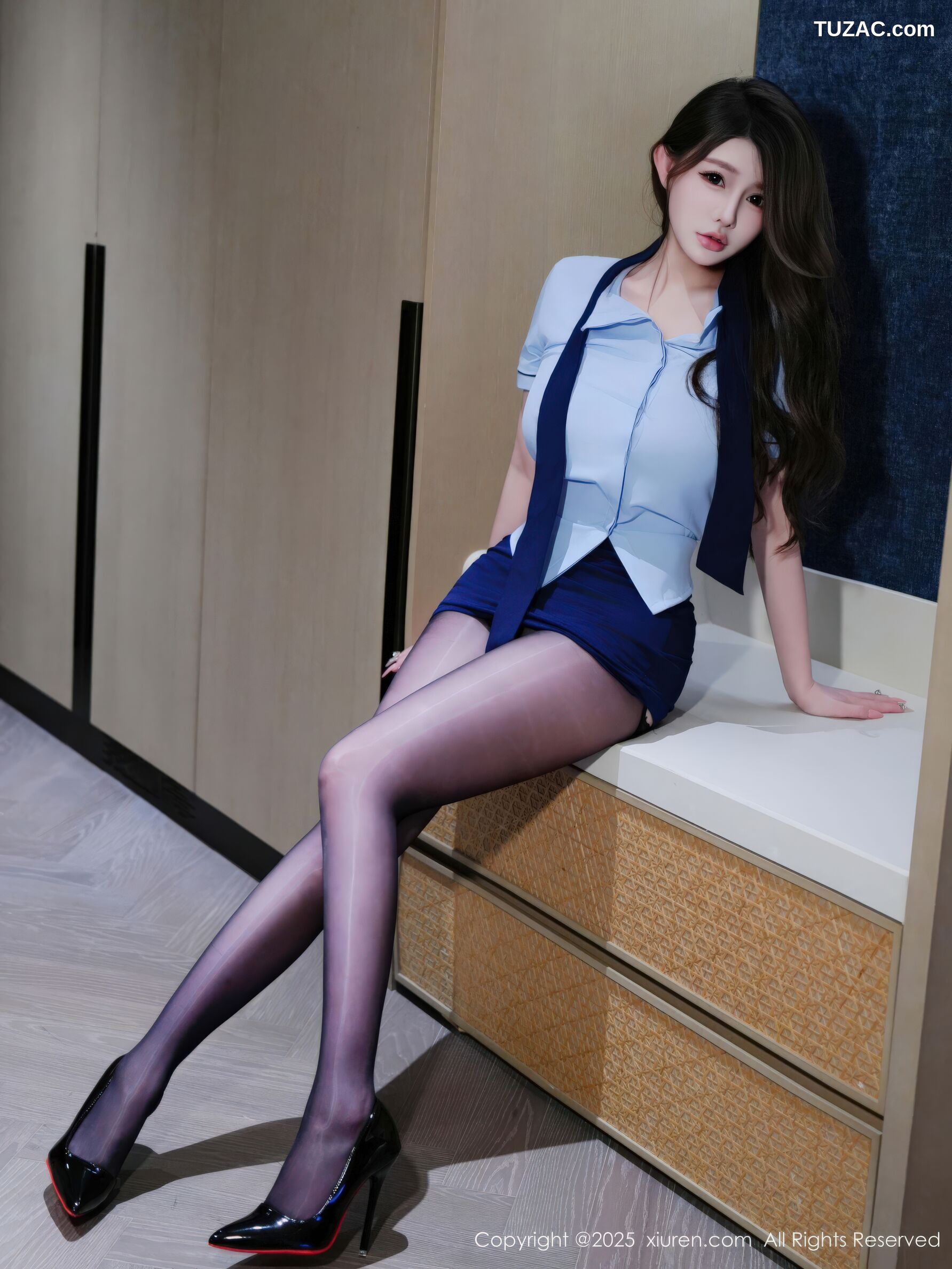XiuRen秀人网-11046-甜妮-蓝色制服黑丝诱惑-2025.11.28