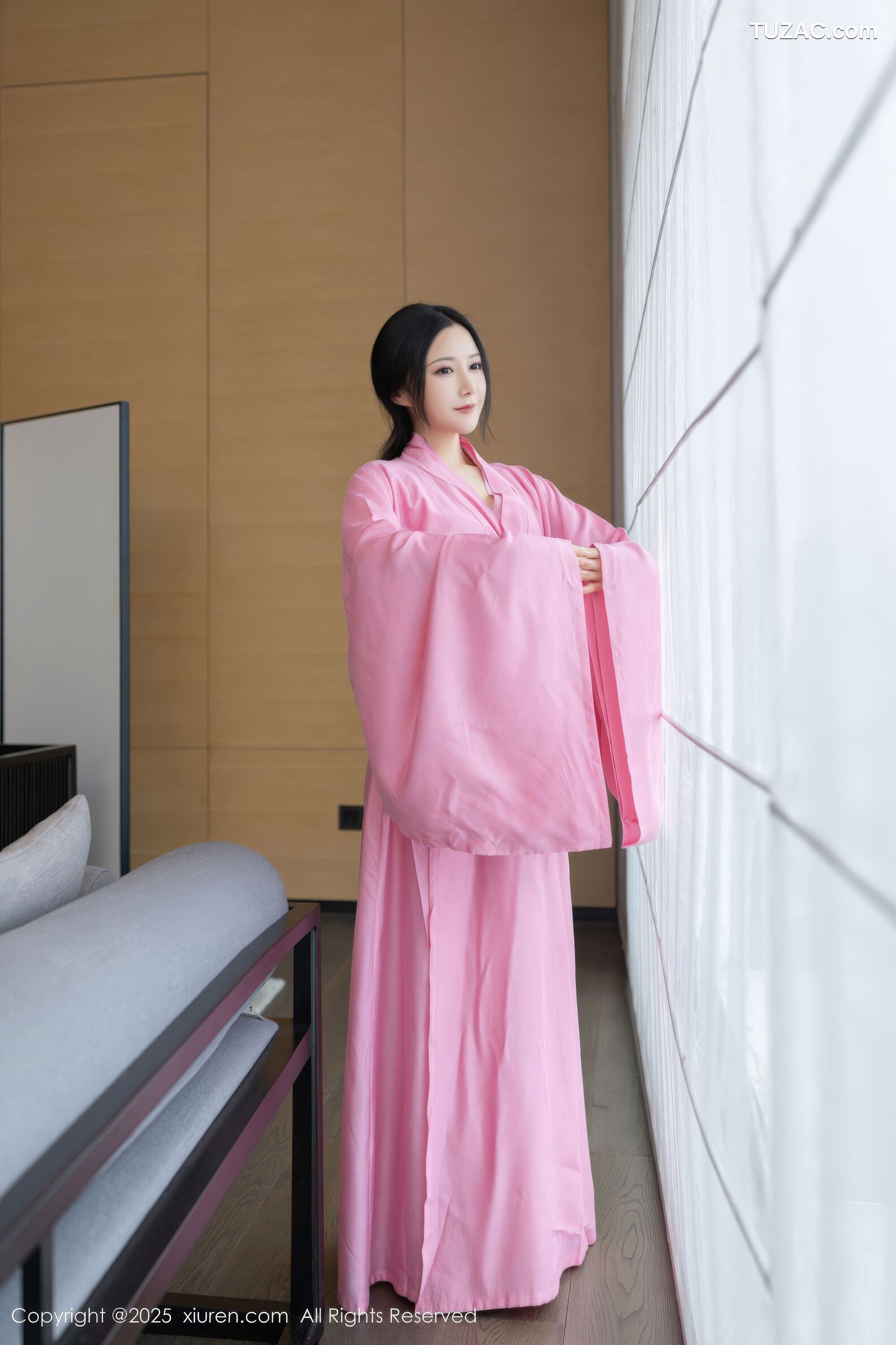 XiuRen秀人网-11049-鱼子酱Fish-粉色古风月影纱肉色丝袜-2025.11.28
