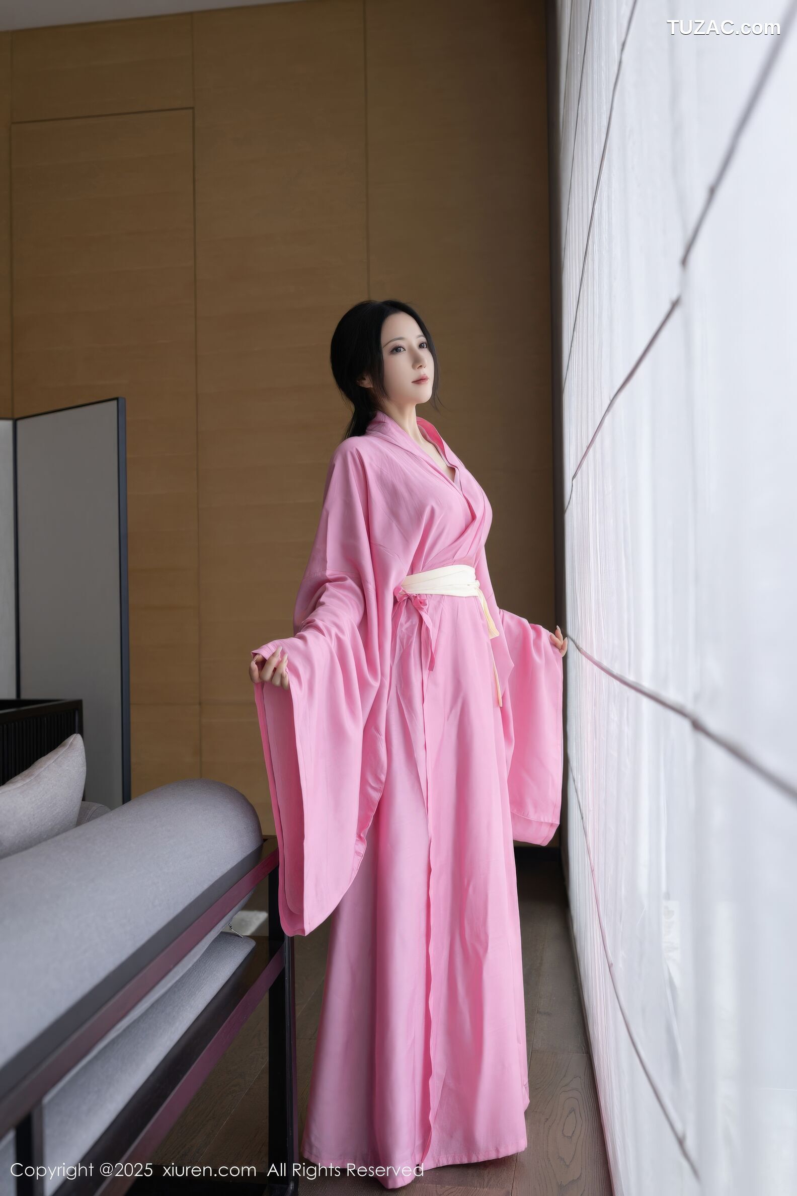 XiuRen秀人网-11049-鱼子酱Fish-粉色古风月影纱肉色丝袜-2025.11.28