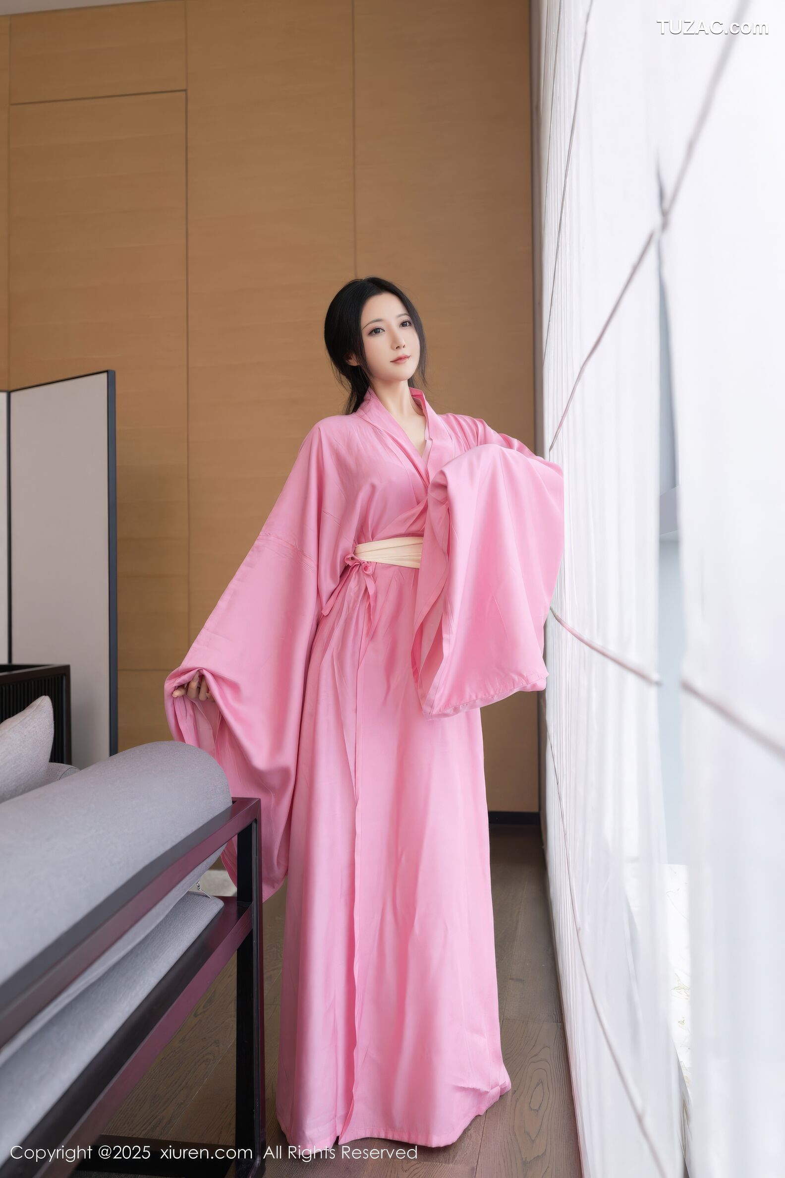 XiuRen秀人网-11049-鱼子酱Fish-粉色古风月影纱肉色丝袜-2025.11.28