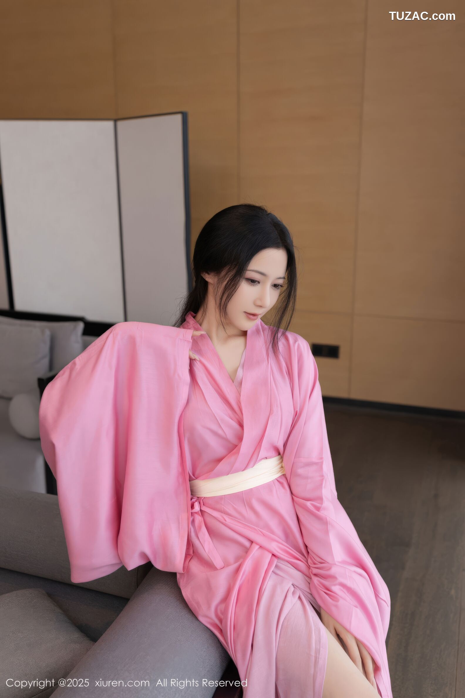XiuRen秀人网-11049-鱼子酱Fish-粉色古风月影纱肉色丝袜-2025.11.28