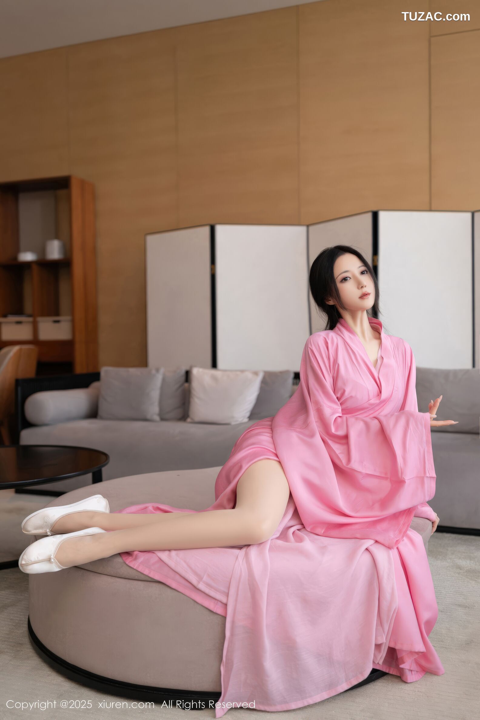 XiuRen秀人网-11049-鱼子酱Fish-粉色古风月影纱肉色丝袜-2025.11.28