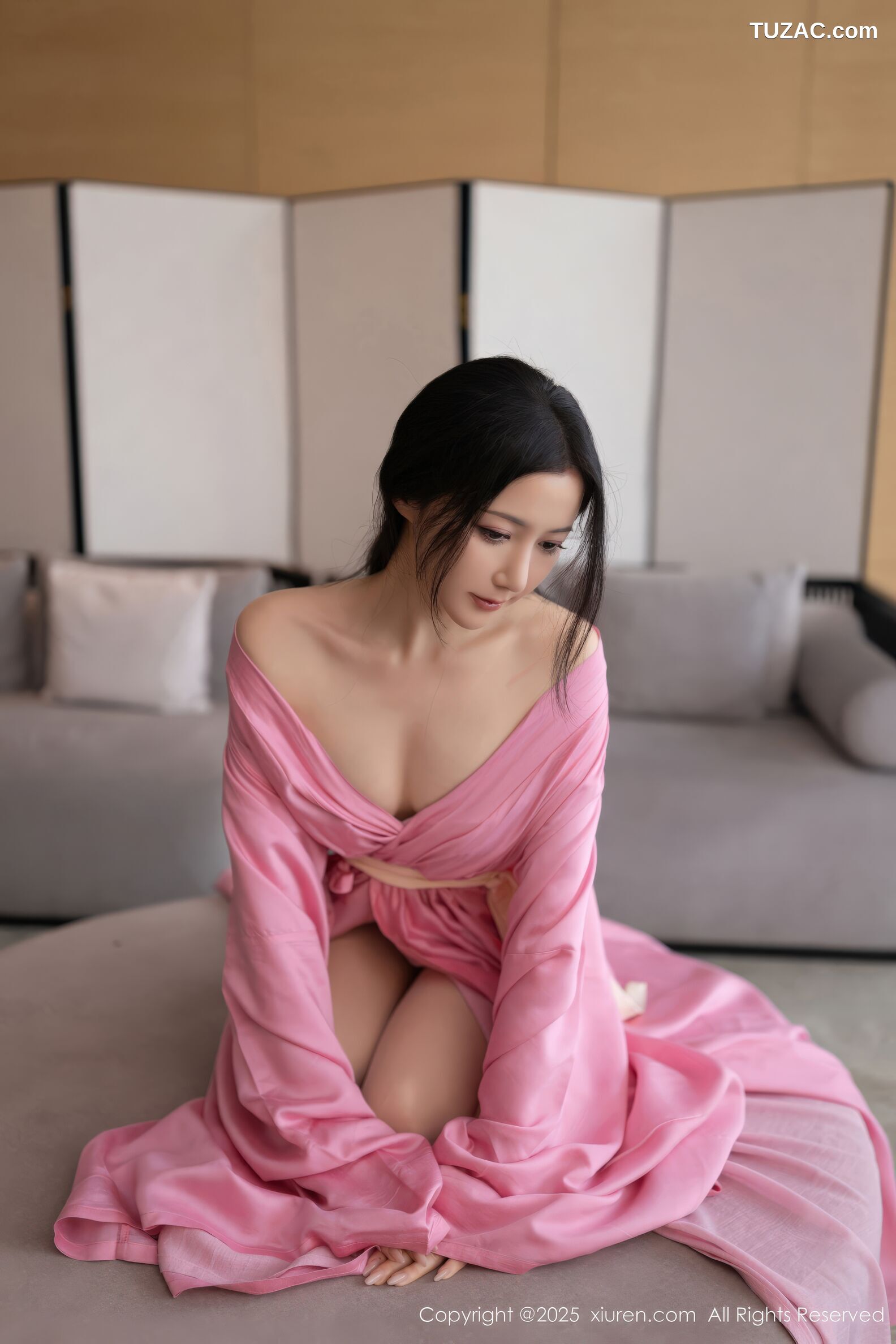 XiuRen秀人网-11049-鱼子酱Fish-粉色古风月影纱肉色丝袜-2025.11.28