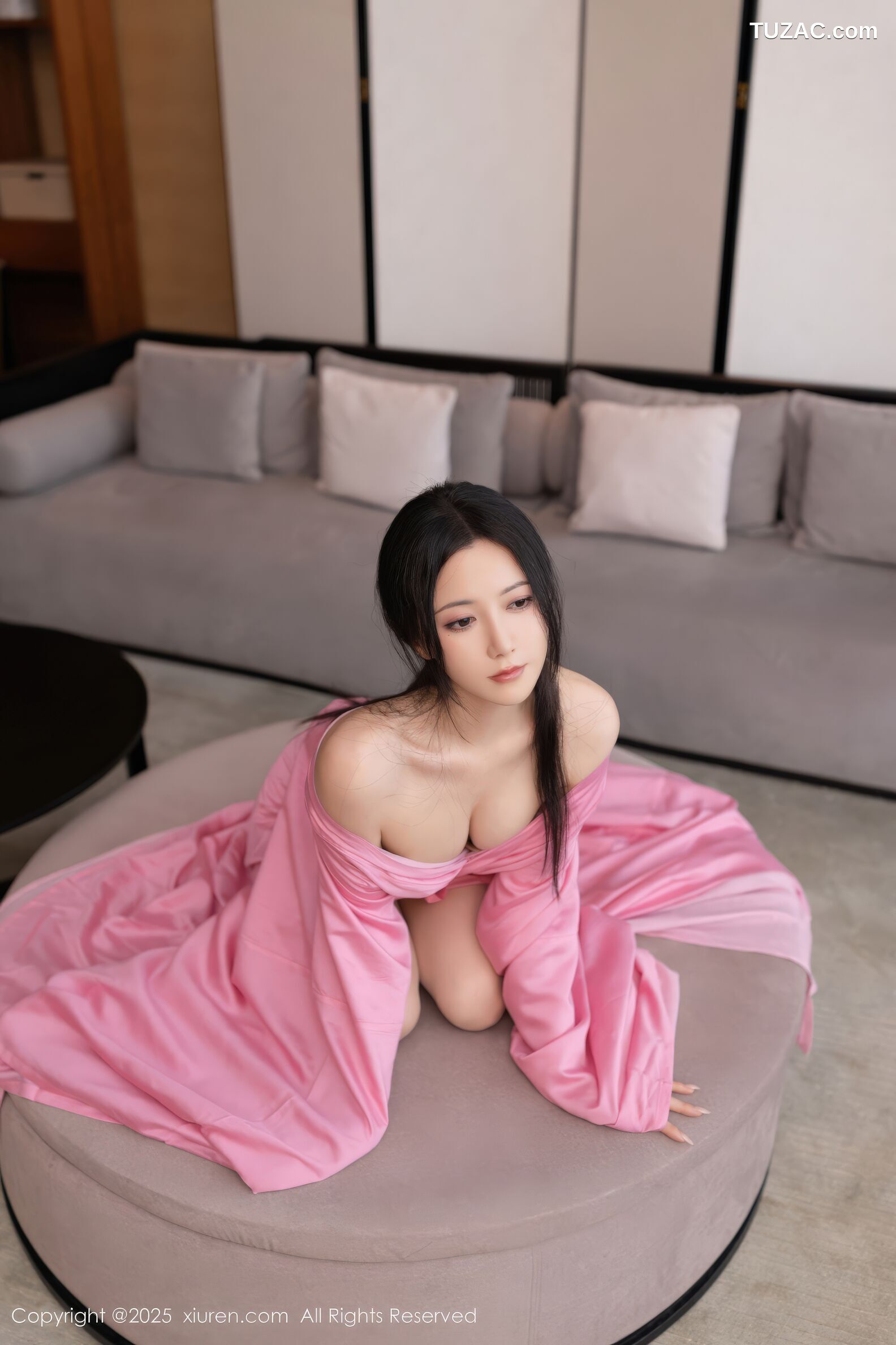 XiuRen秀人网-11049-鱼子酱Fish-粉色古风月影纱肉色丝袜-2025.11.28