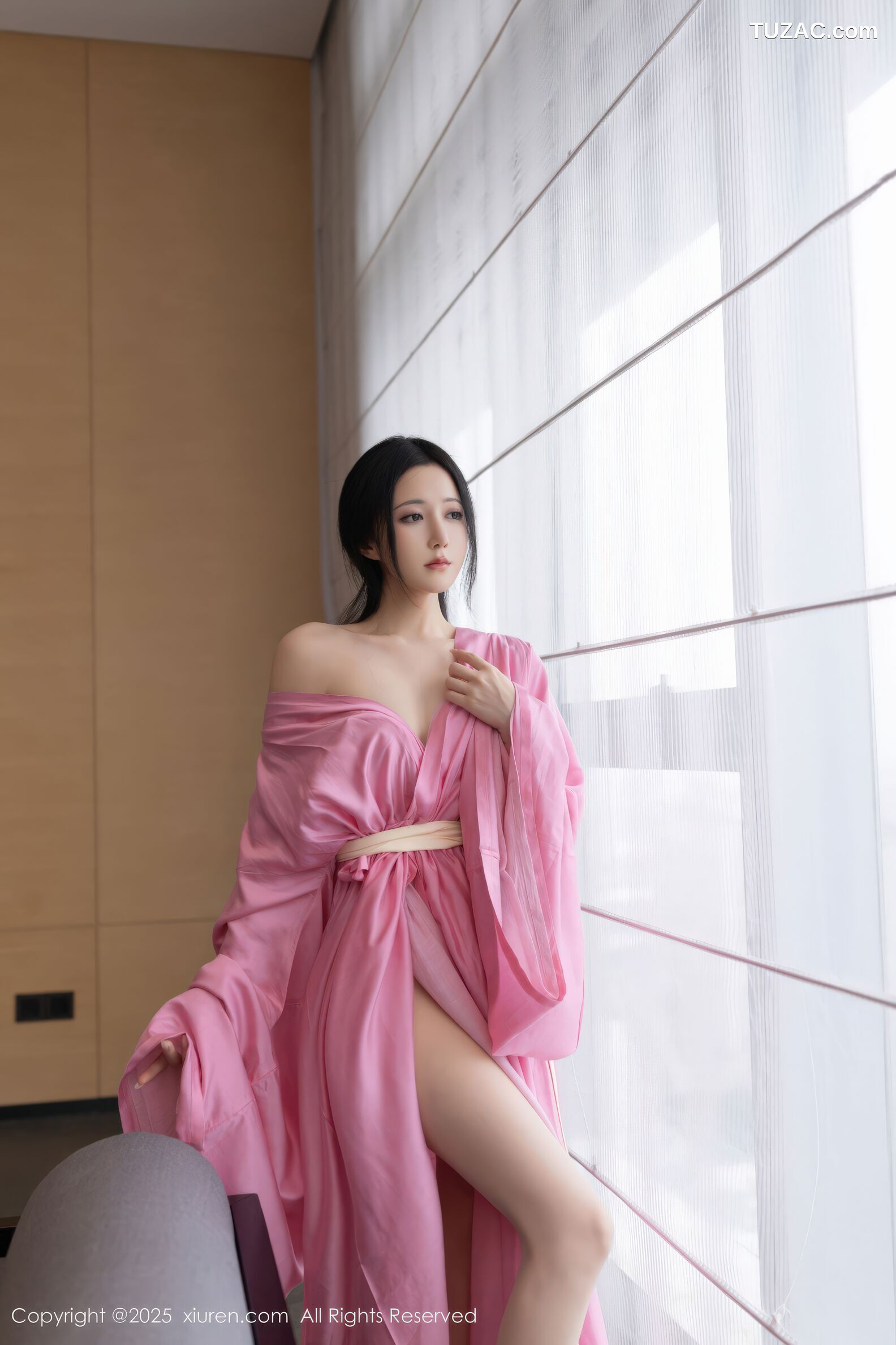XiuRen秀人网-11049-鱼子酱Fish-粉色古风月影纱肉色丝袜-2025.11.28