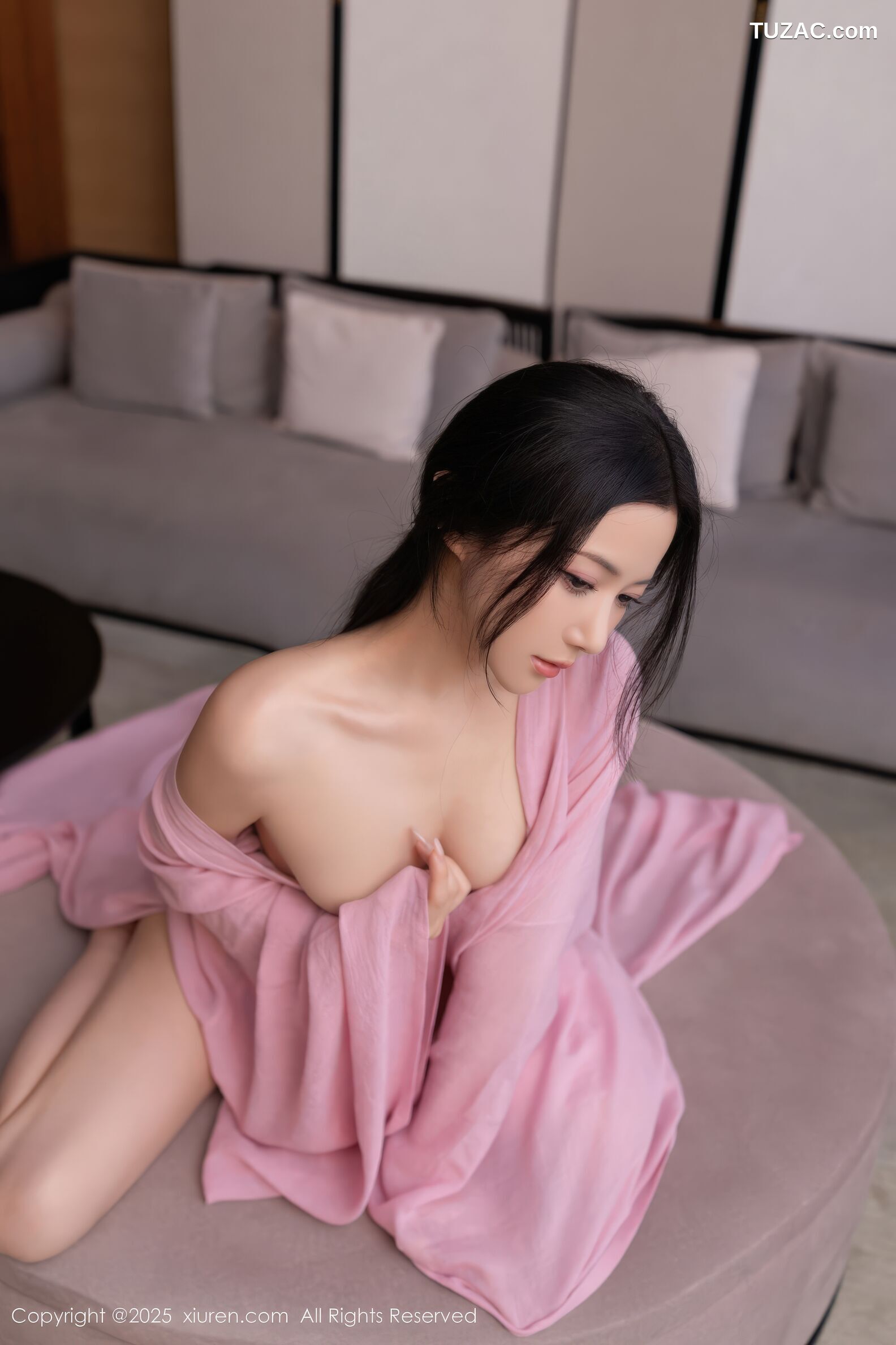 XiuRen秀人网-11049-鱼子酱Fish-粉色古风月影纱肉色丝袜-2025.11.28