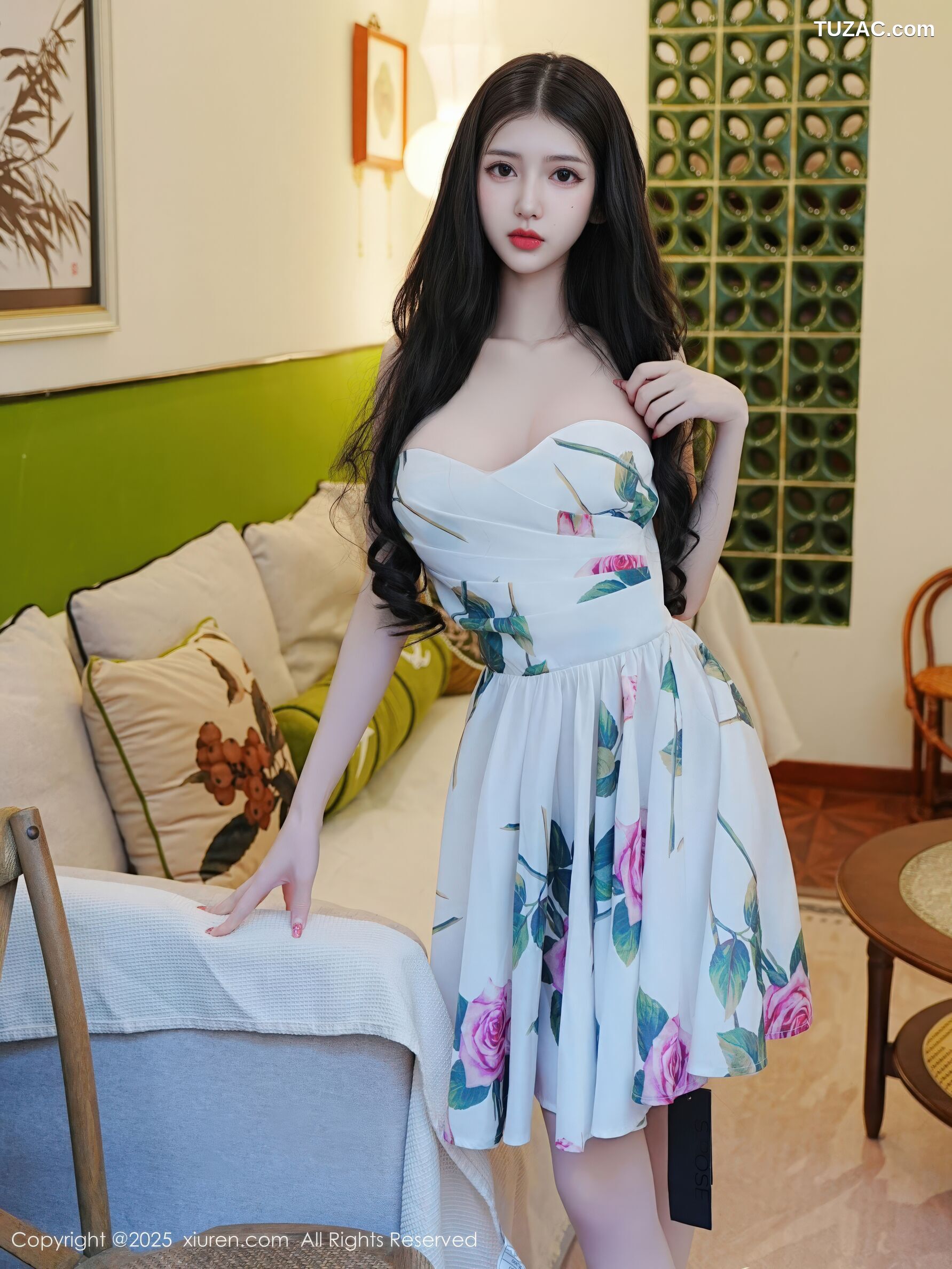 XiuRen秀人网-11051-白小蝶-浅色连衣短裙肉丝美女-2025.12.01