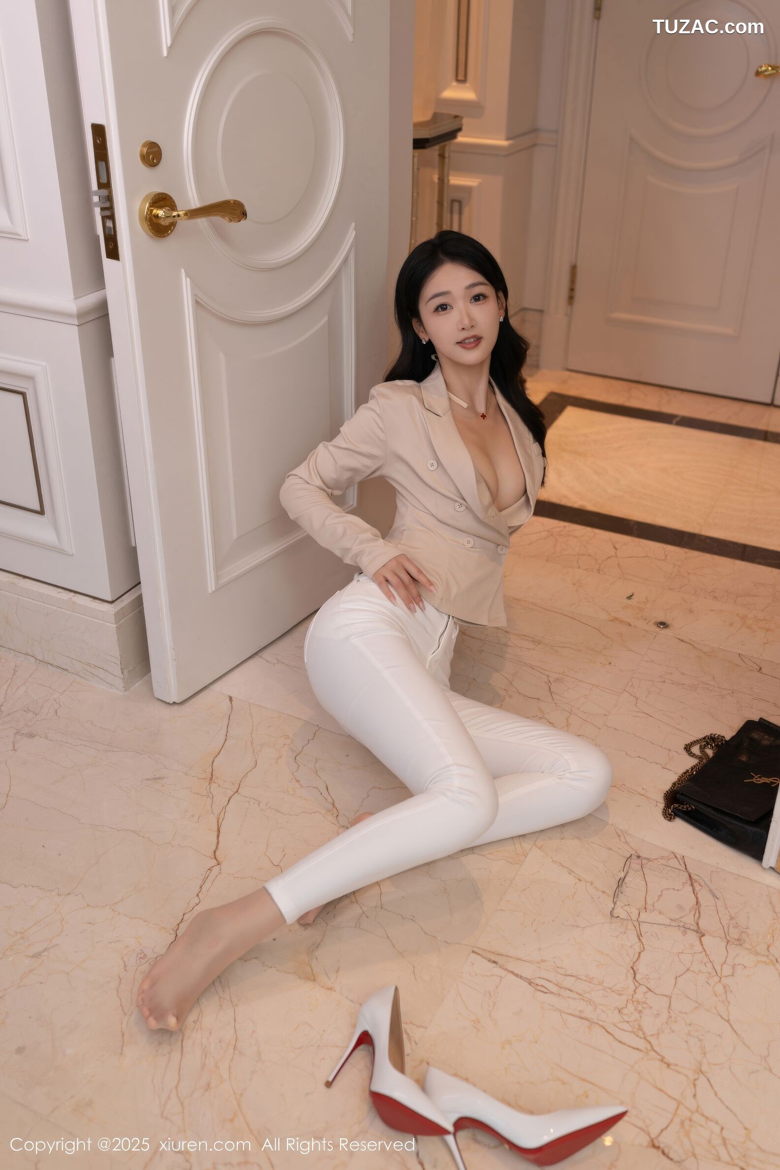 XiuRen秀人网-11053-唐安琪-肉色情趣内衣-2025.12.01