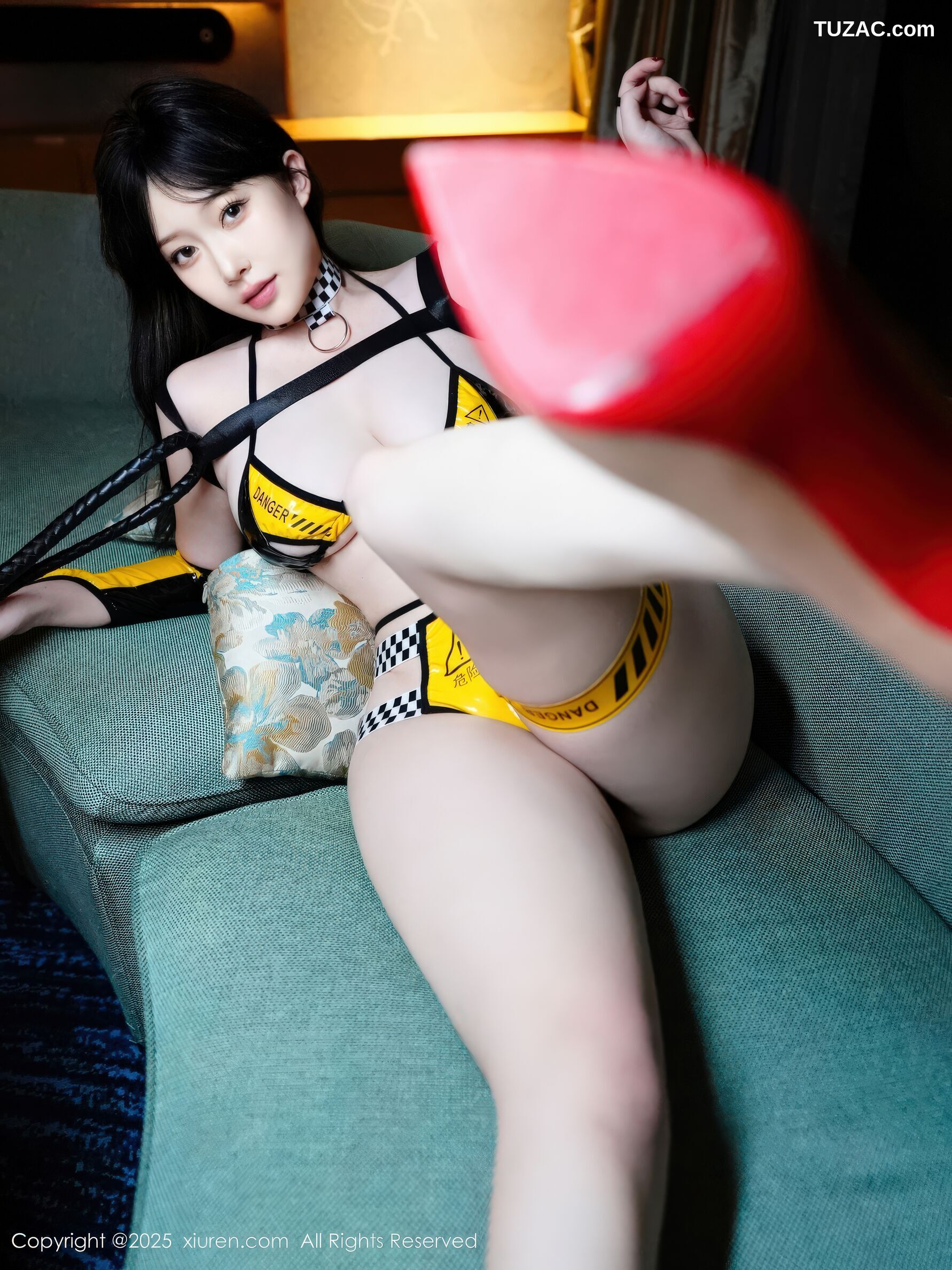 XiuRen秀人网-11056-李沁恩lrene-黄色比基尼赛车女郎-2025.12.02