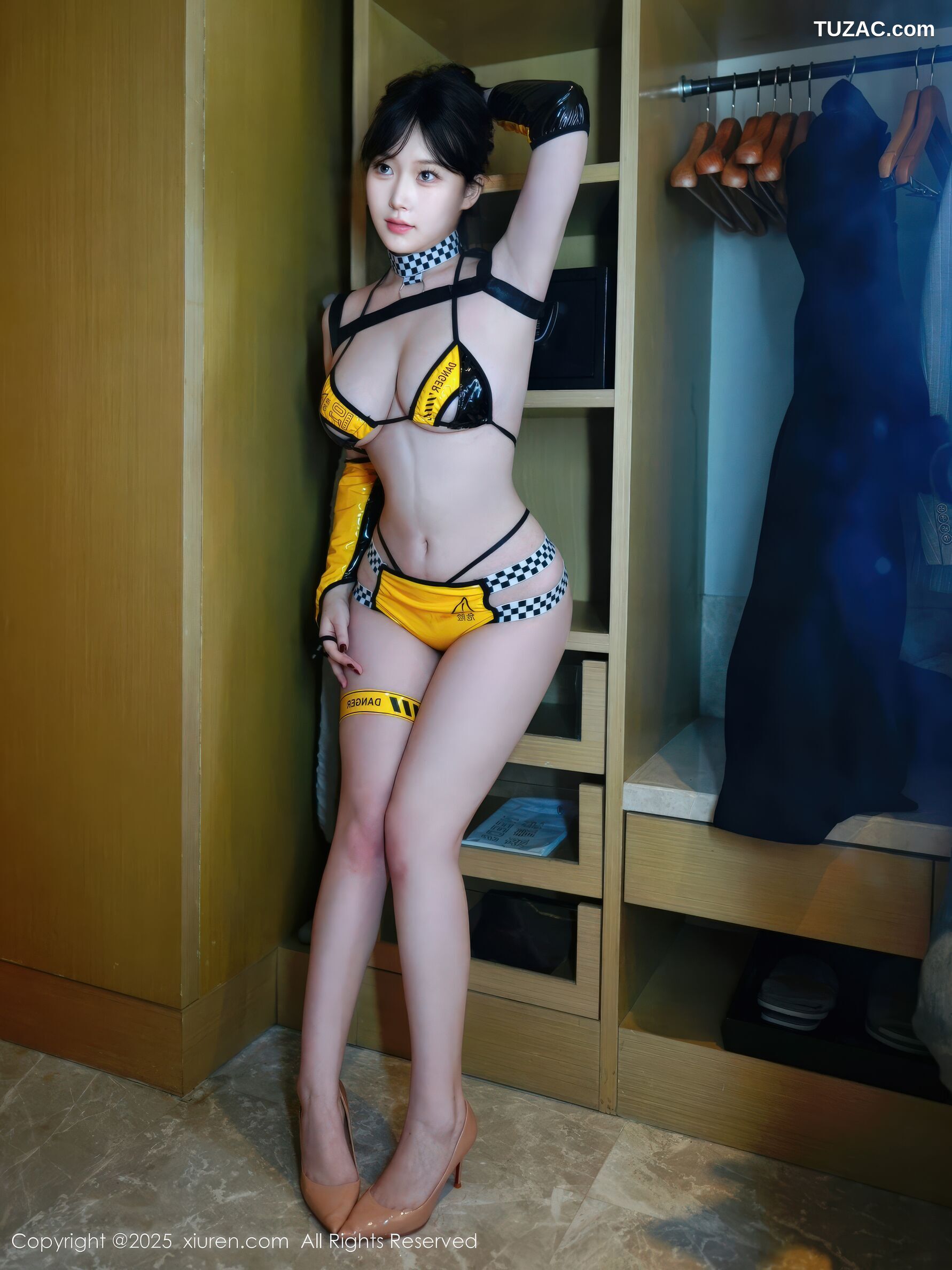 XiuRen秀人网-11056-李沁恩lrene-黄色比基尼赛车女郎-2025.12.02