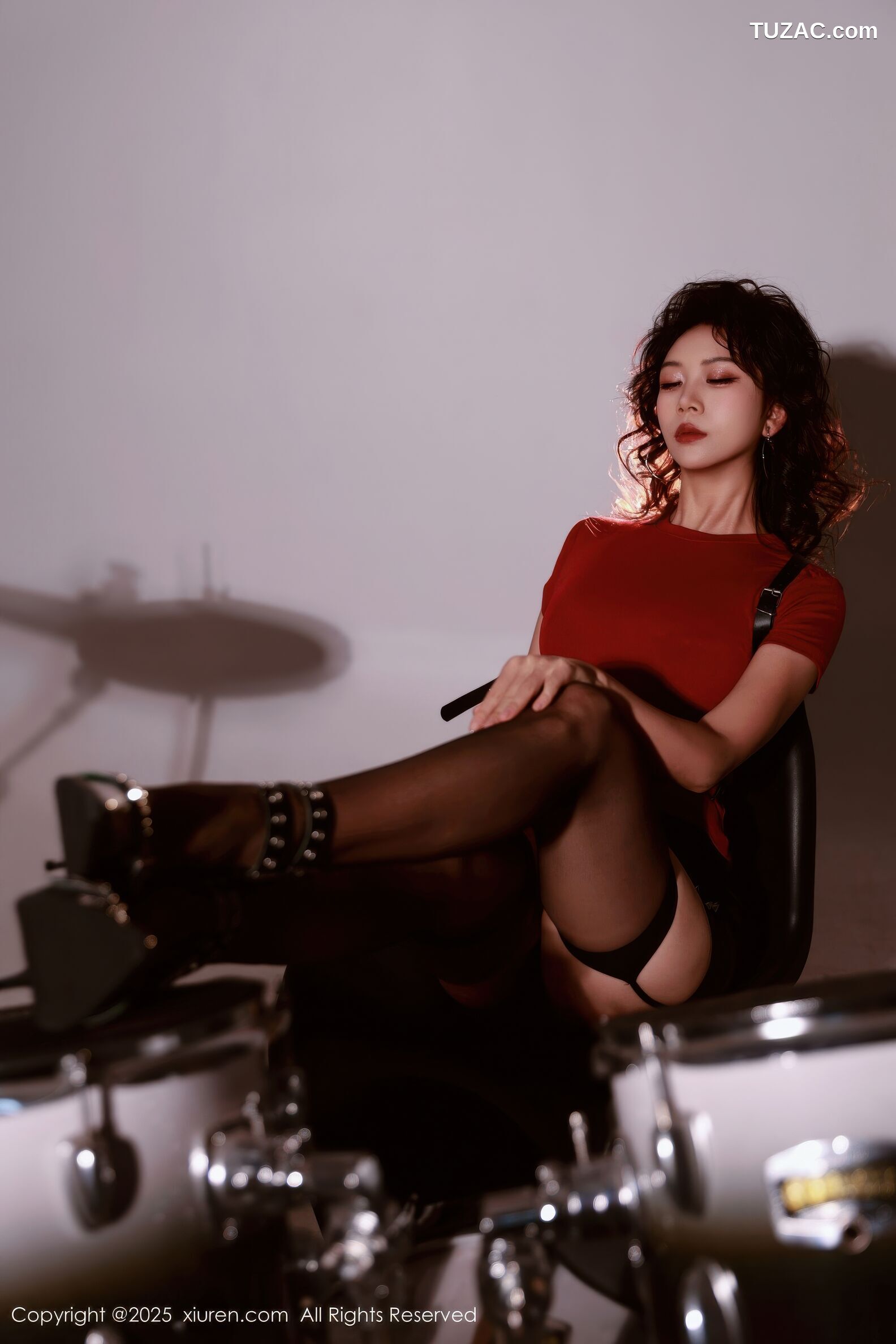 XiuRen秀人网-11066-玫瑰我爱你-女鼓手黑色情趣内衣黑丝-2025.12.04