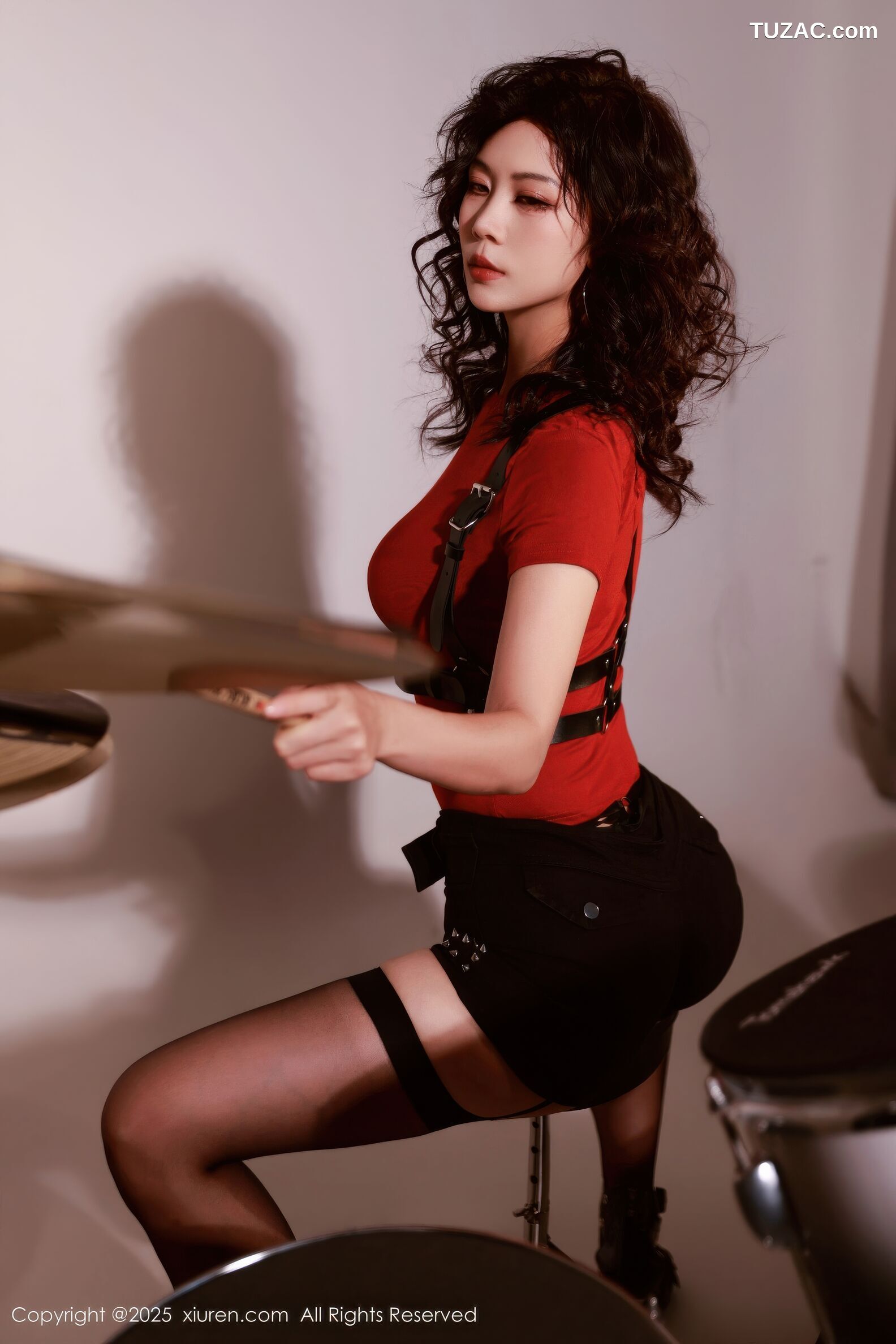 XiuRen秀人网-11066-玫瑰我爱你-女鼓手黑色情趣内衣黑丝-2025.12.04