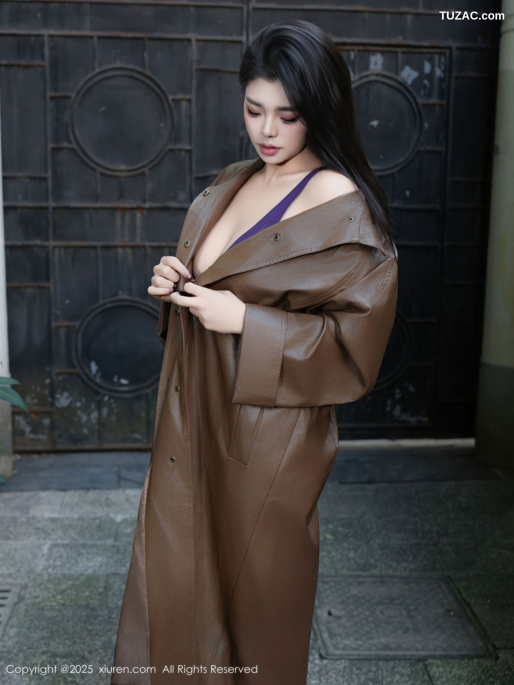 XiuRen秀人网-11067-冬安-棕色皮大衣蓝紫色情趣内衣黑丝-2025.12.04