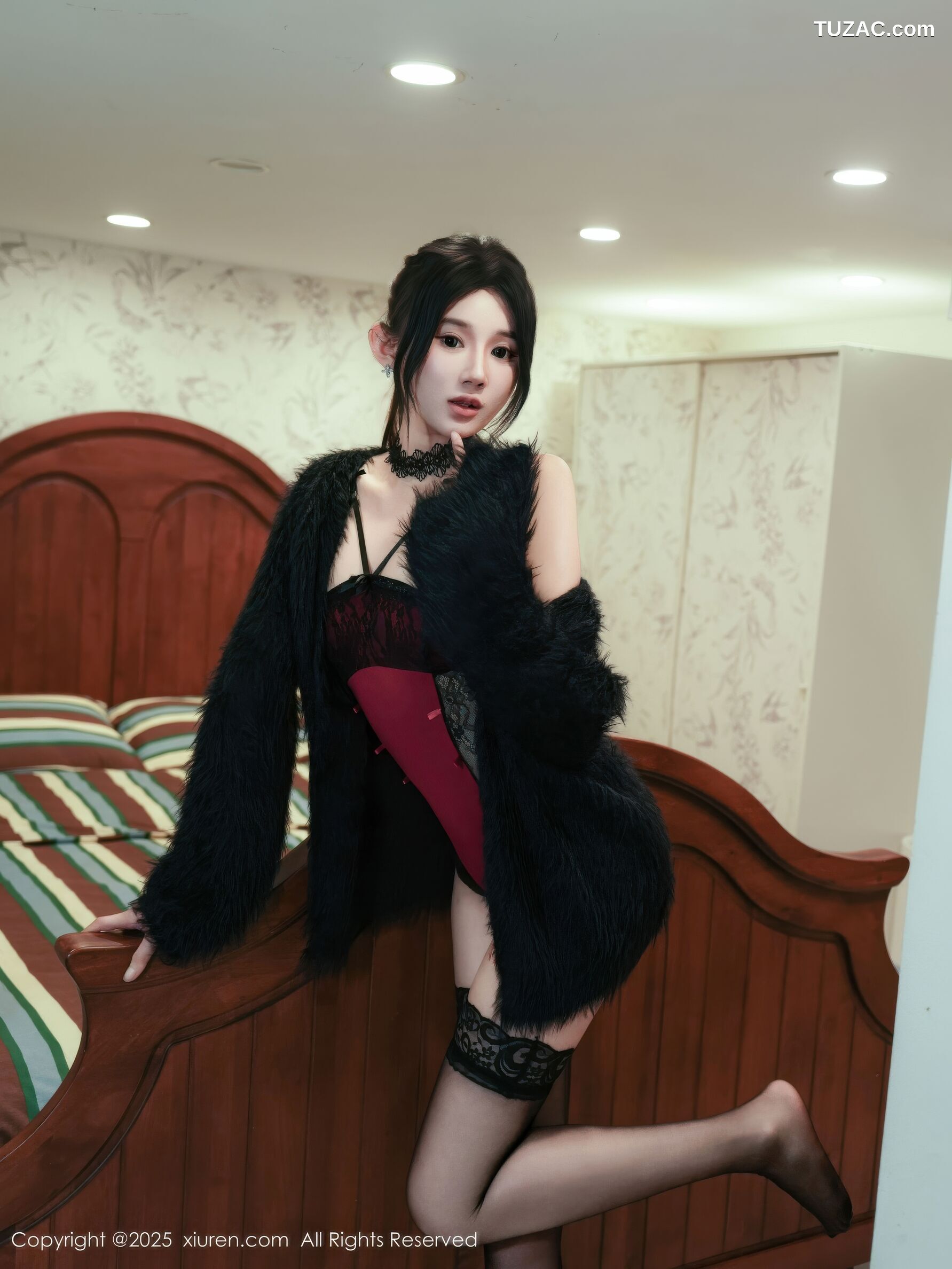 XiuRen秀人网-11072-桃子姐姐-吊带黑丝美腿-2025.12.05