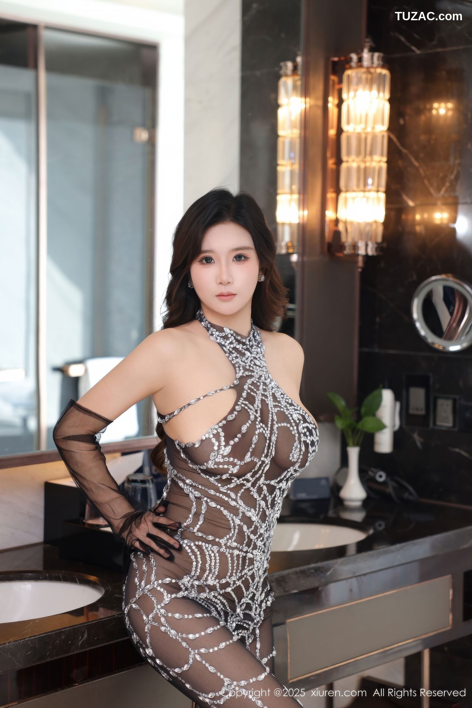 XiuRen秀人网-11076-小肉肉咪-黑色连体丝袜-2025.12.05