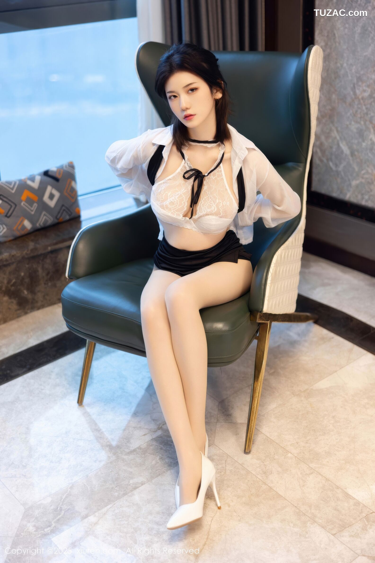 XiuRen秀人网-11077-凌七七-OL白衬衫黑短裙苗条身姿明艳动人-2025.12.05
