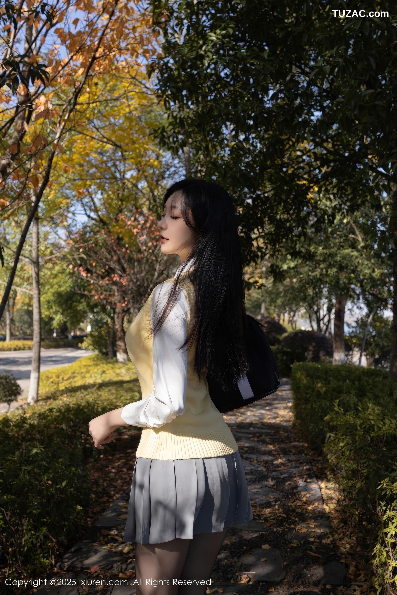 XiuRen秀人网-11087-安然anran-学生装白衬衫黑袜-2025.12.09