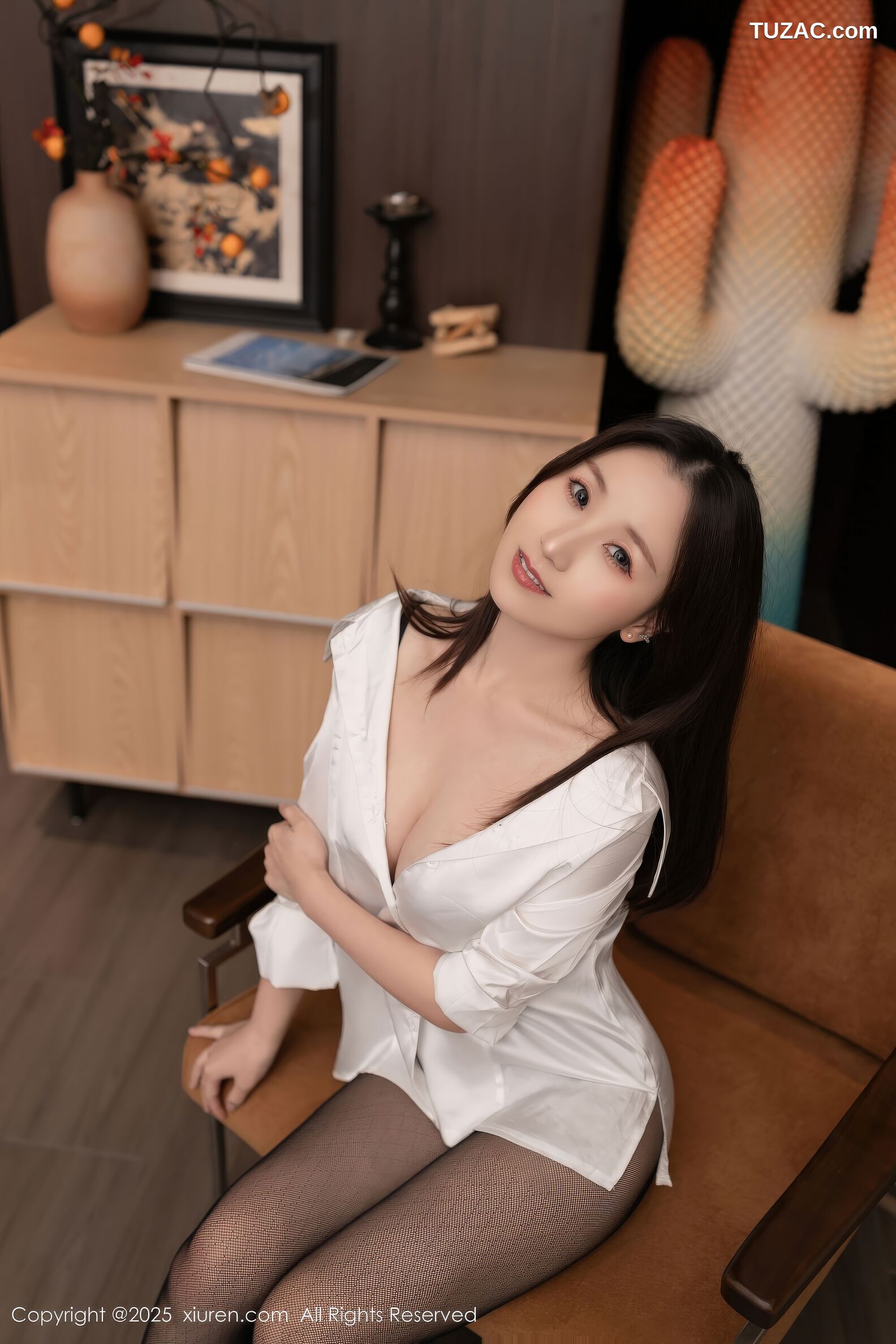 XiuRen秀人网-11090-杏子Yada-白色衬衫黑丝-2025.12.10