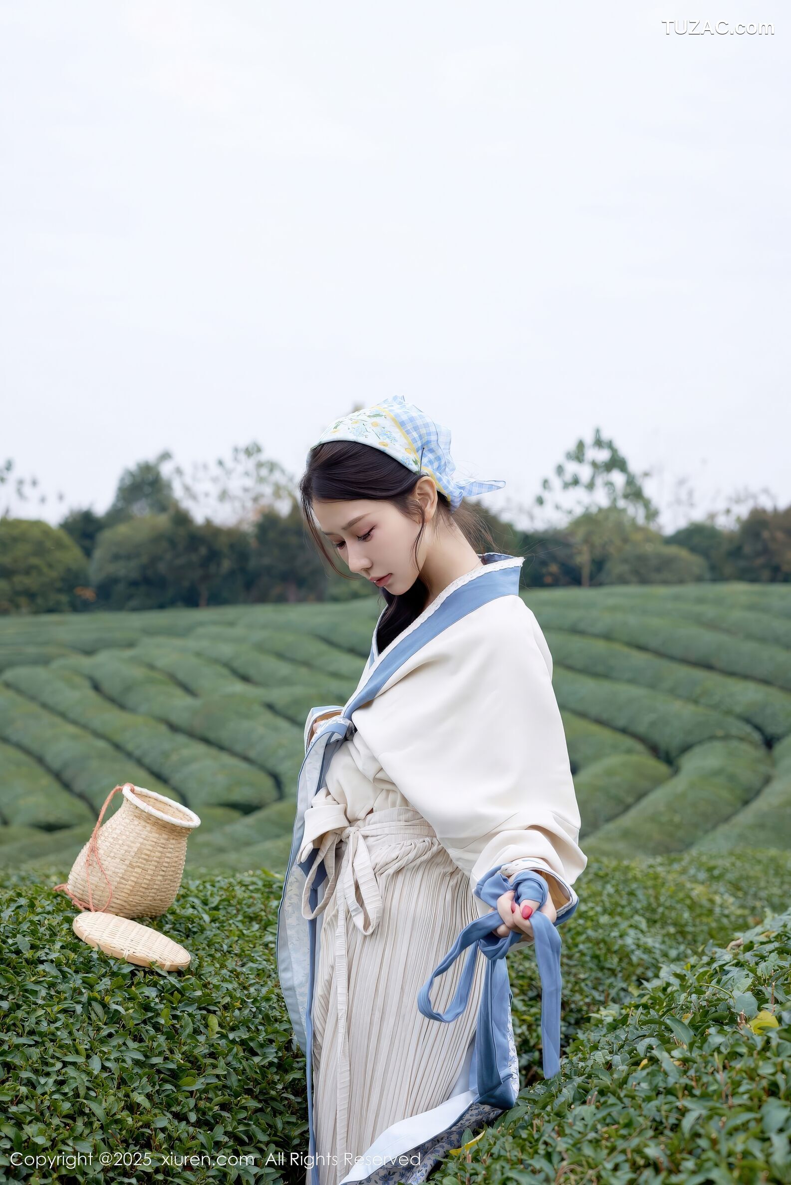 XiuRen秀人网-11098-尹甜甜-采茶女古风白衣户外爆乳全裸-2025.12.11
