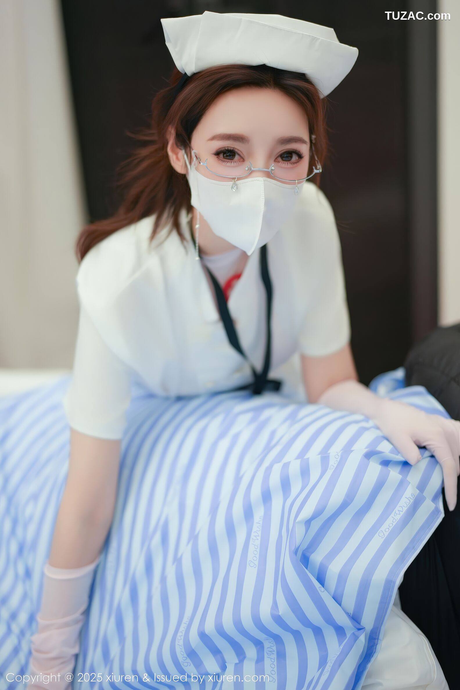 XiuRen秀人网-11099-Twins桃桃-护士制服白蕾丝情趣内衣-2025.12.11