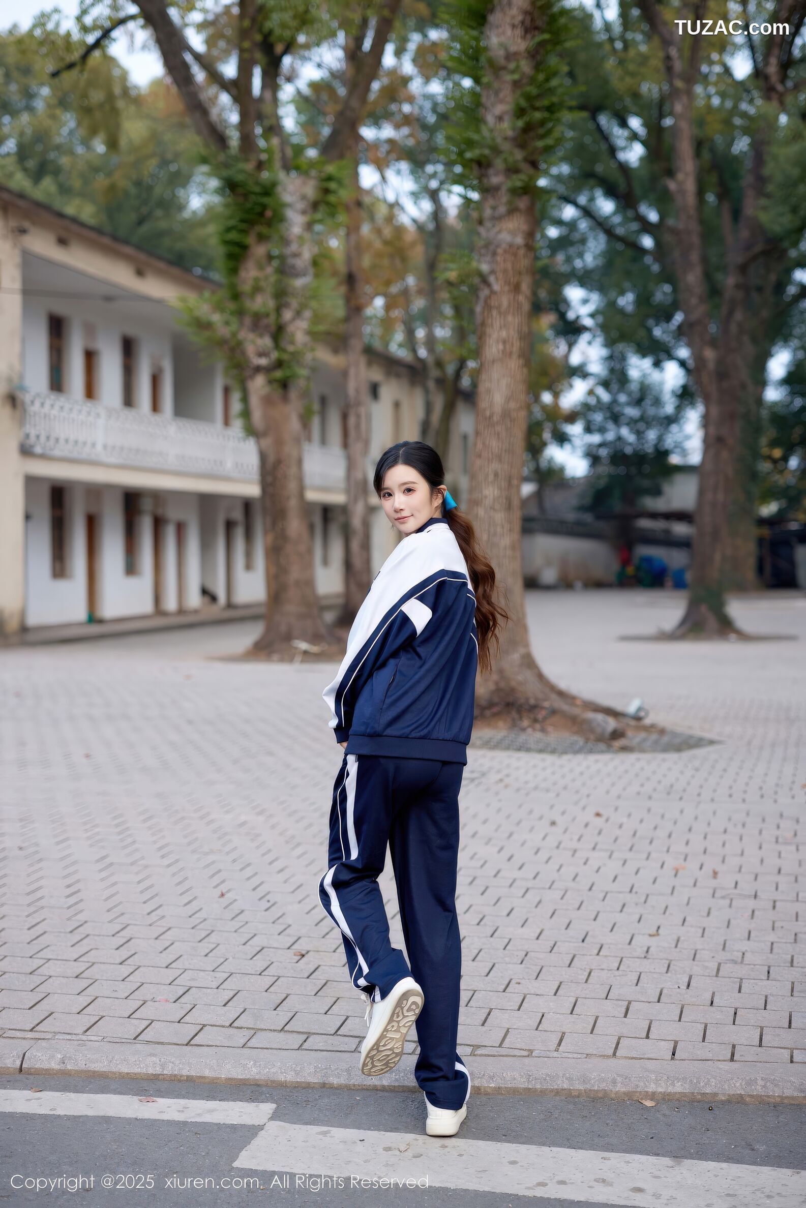 XiuRen秀人网-11103-小肉肉咪-校服校园清纯少女红色内衣-2025.12.12