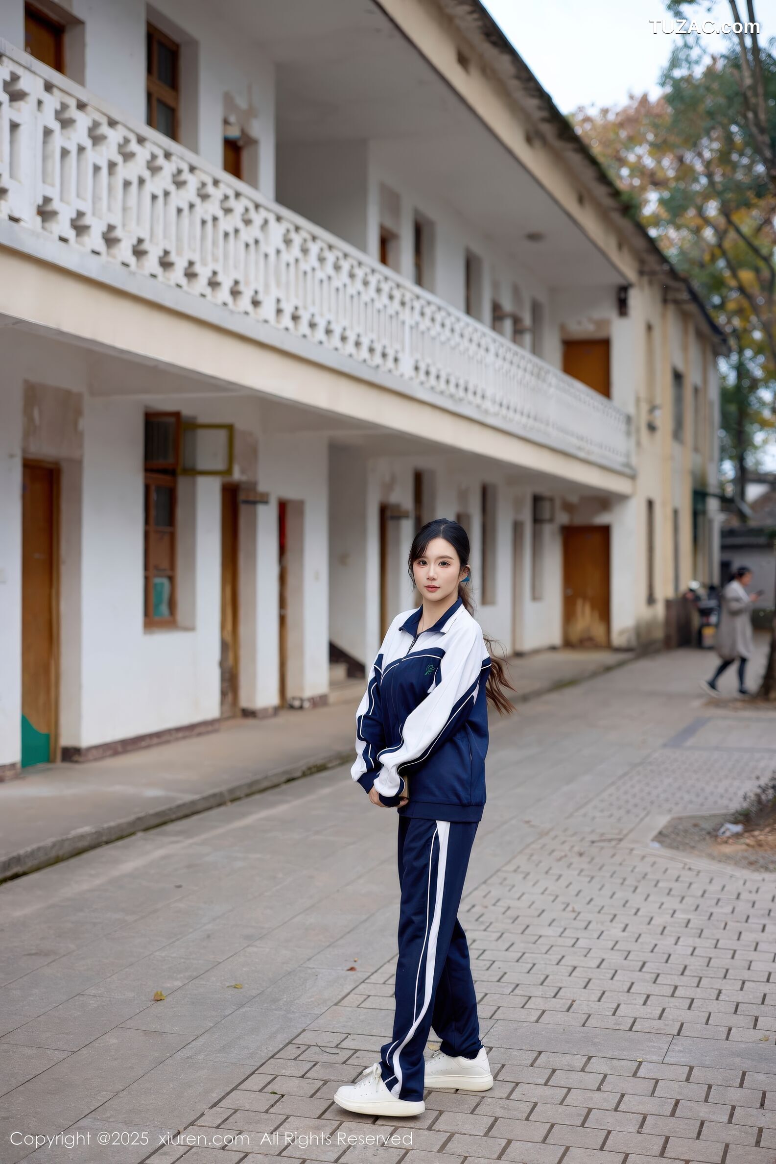 XiuRen秀人网-11103-小肉肉咪-校服校园清纯少女红色内衣-2025.12.12