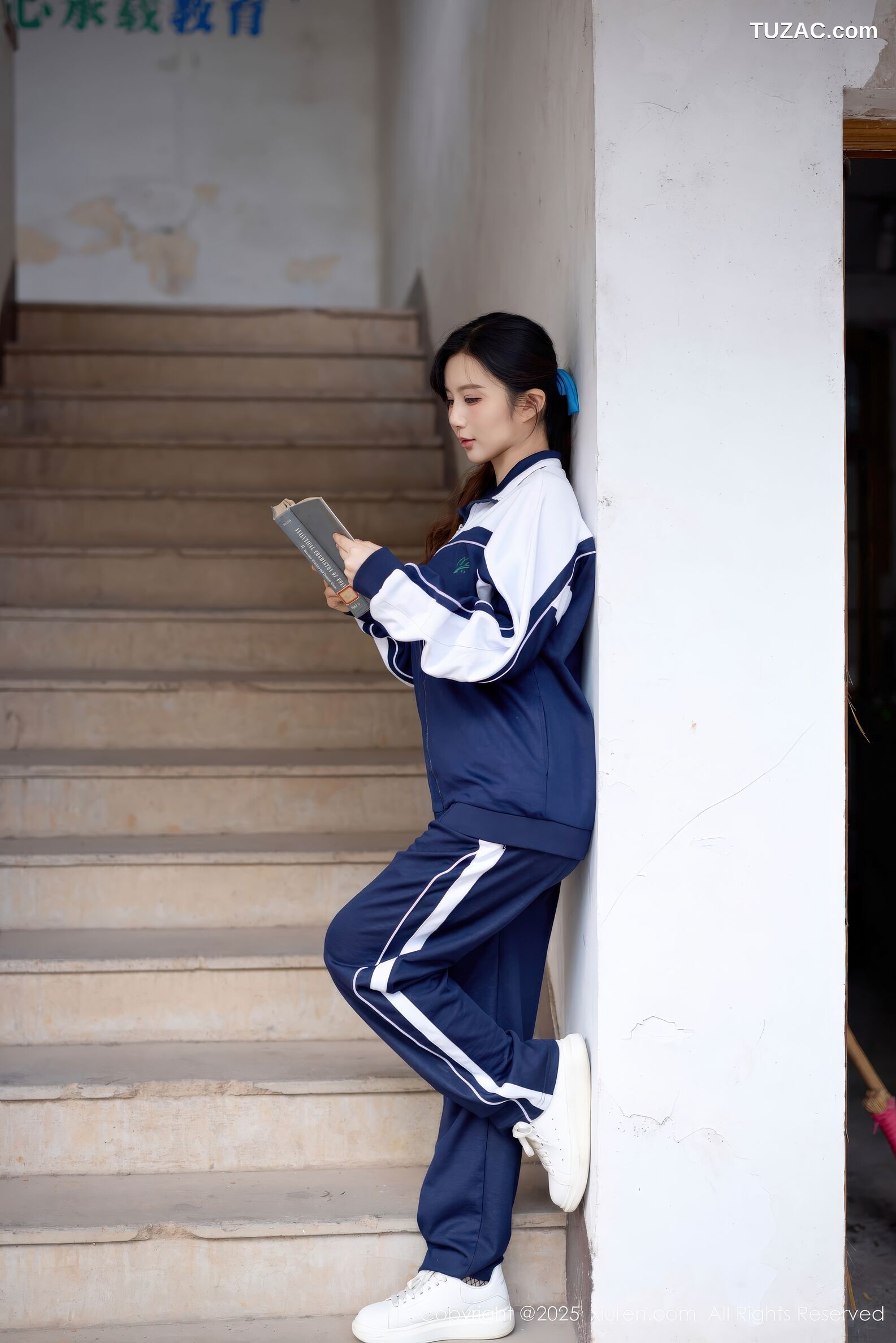 XiuRen秀人网-11103-小肉肉咪-校服校园清纯少女红色内衣-2025.12.12