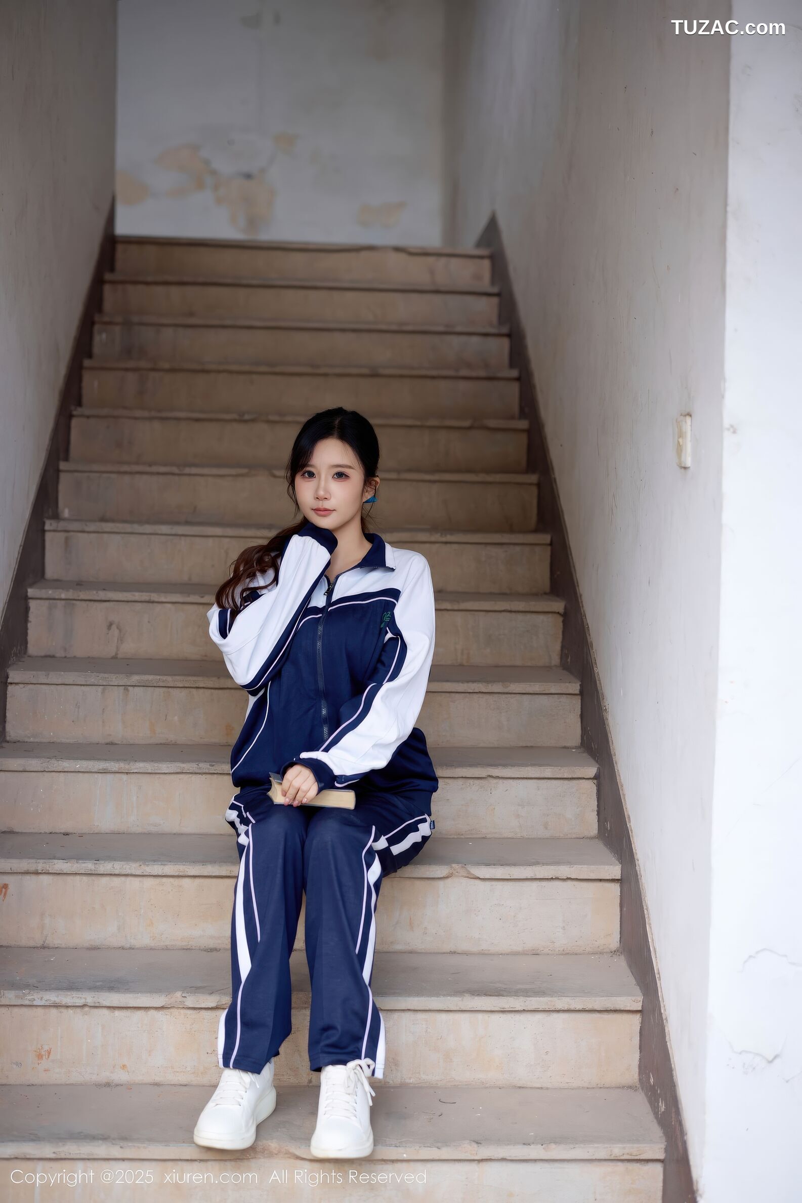 XiuRen秀人网-11103-小肉肉咪-校服校园清纯少女红色内衣-2025.12.12