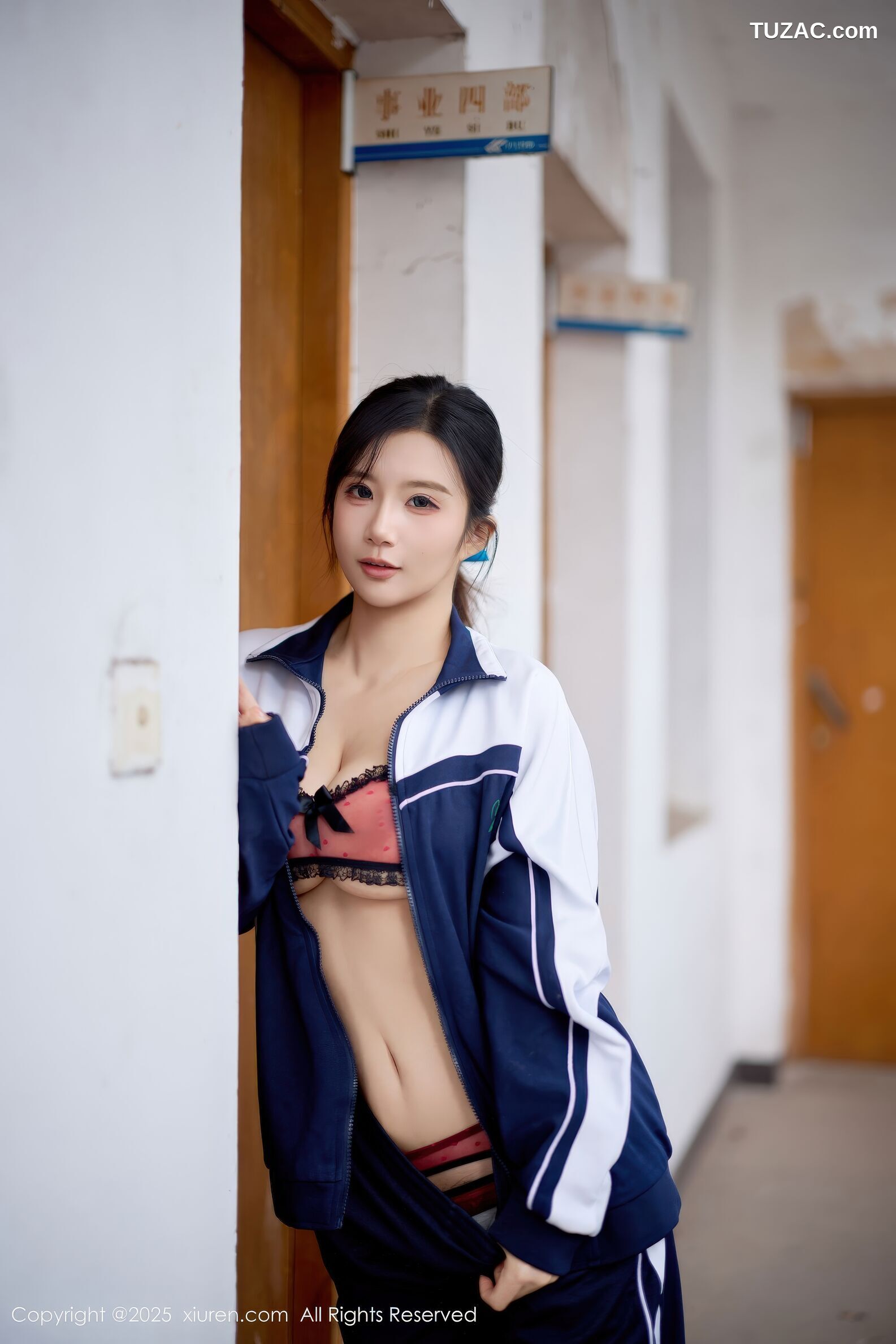 XiuRen秀人网-11103-小肉肉咪-校服校园清纯少女红色内衣-2025.12.12