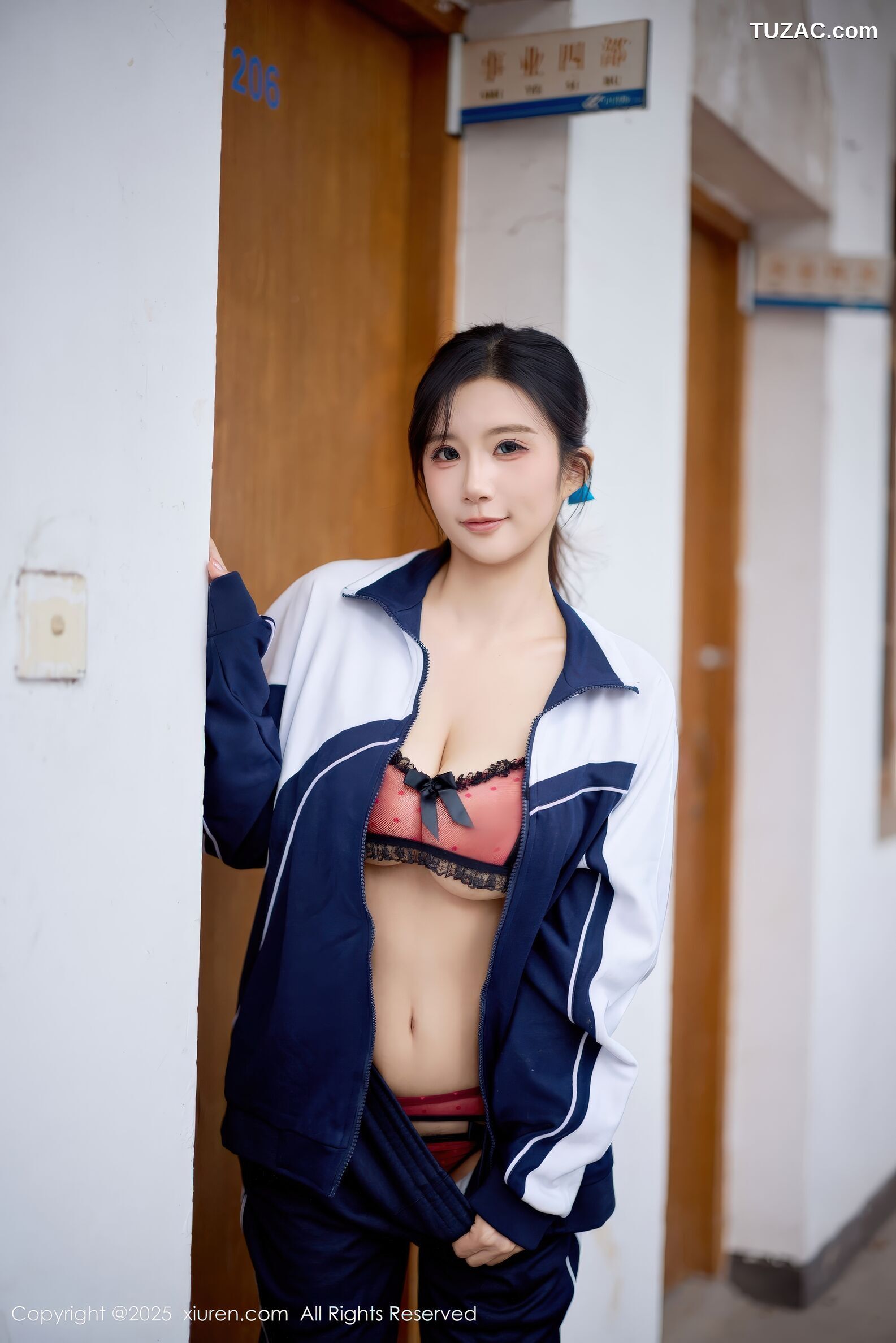 XiuRen秀人网-11103-小肉肉咪-校服校园清纯少女红色内衣-2025.12.12