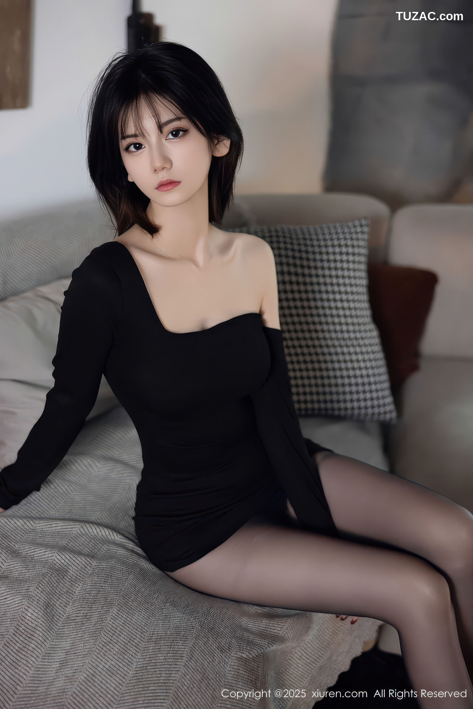 XiuRen秀人网-11105-凌七七-短发美女黑色连衣短裙黑丝-2025.12.12