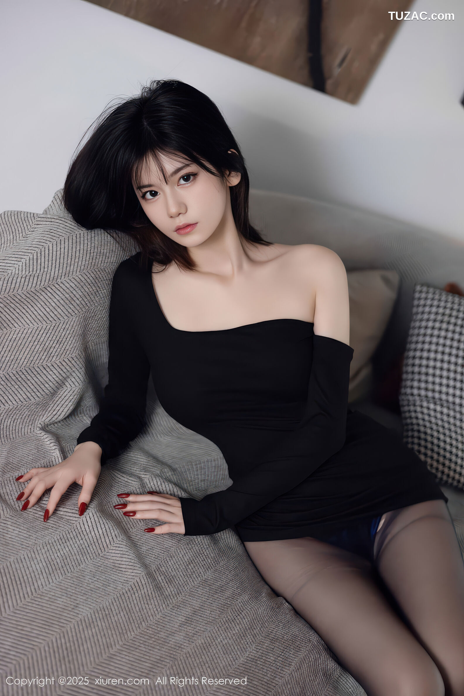 XiuRen秀人网-11105-凌七七-短发美女黑色连衣短裙黑丝-2025.12.12