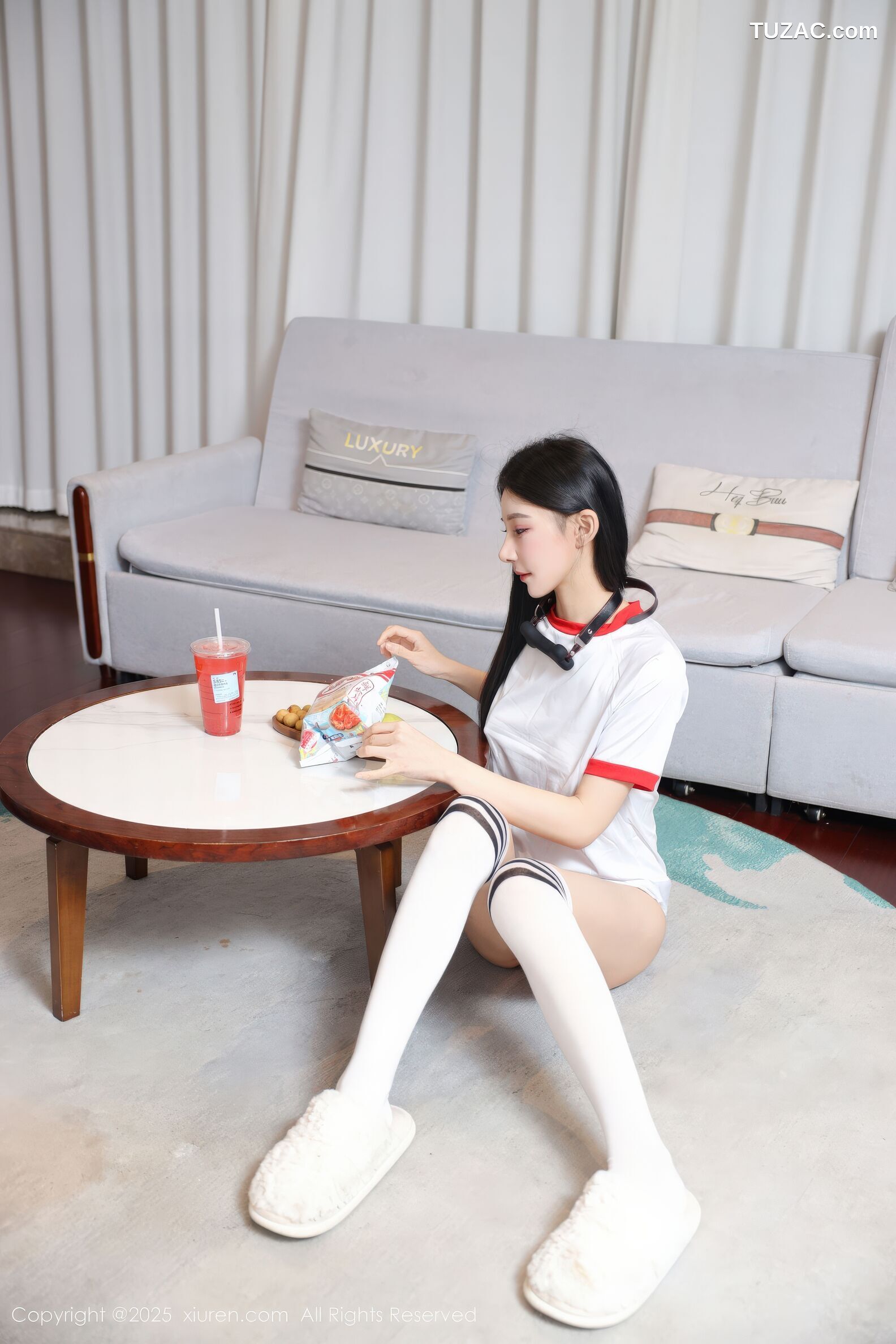 XiuRen秀人网-11110-许微微呀-白色运动T恤白袜红绳绑缚-2025.12.16