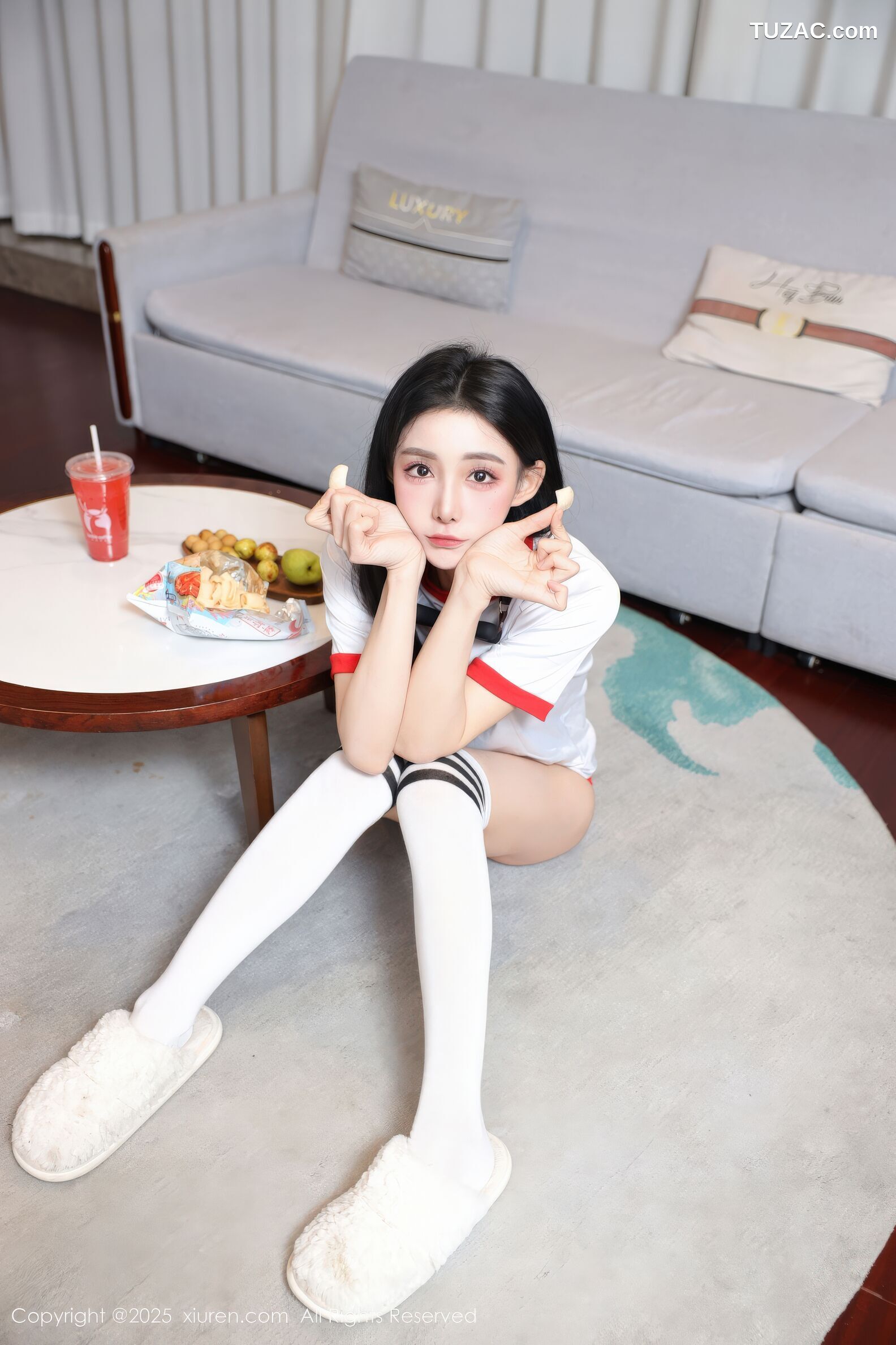 XiuRen秀人网-11110-许微微呀-白色运动T恤白袜红绳绑缚-2025.12.16