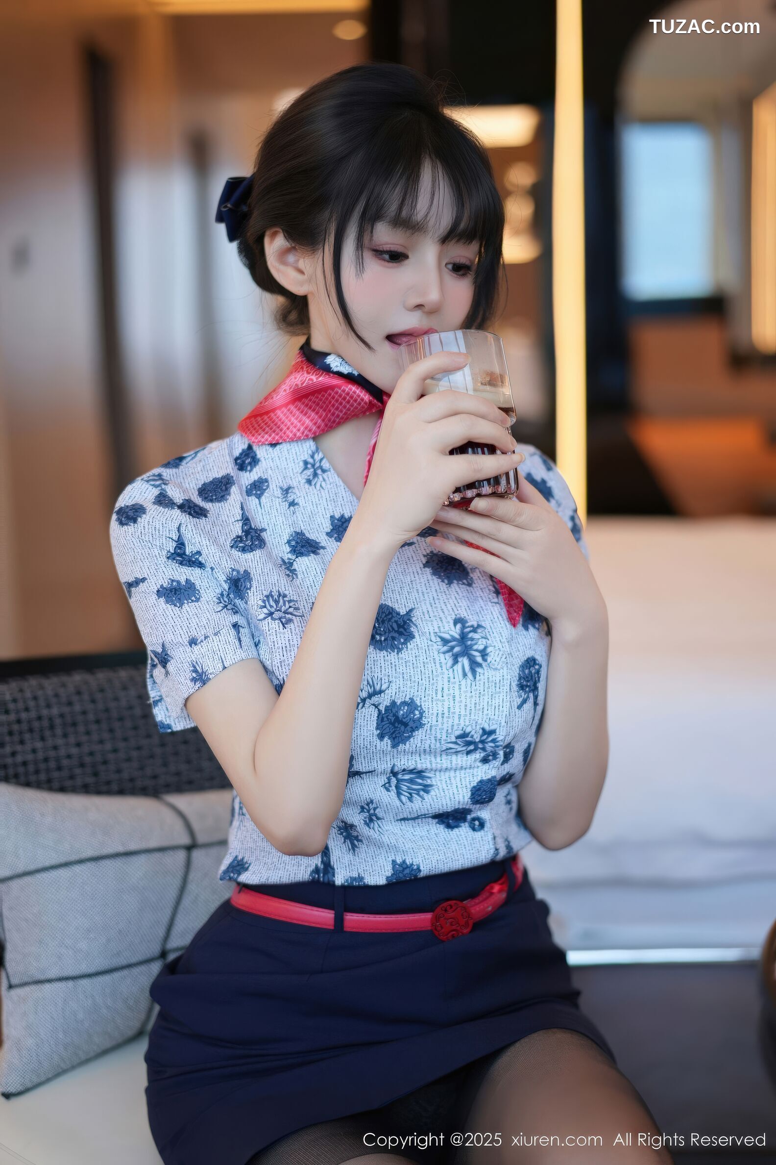 XiuRen秀人网-11115-沈南汐RuRu-空姐制服黑丝灰色内衣爆乳-2025.12.16